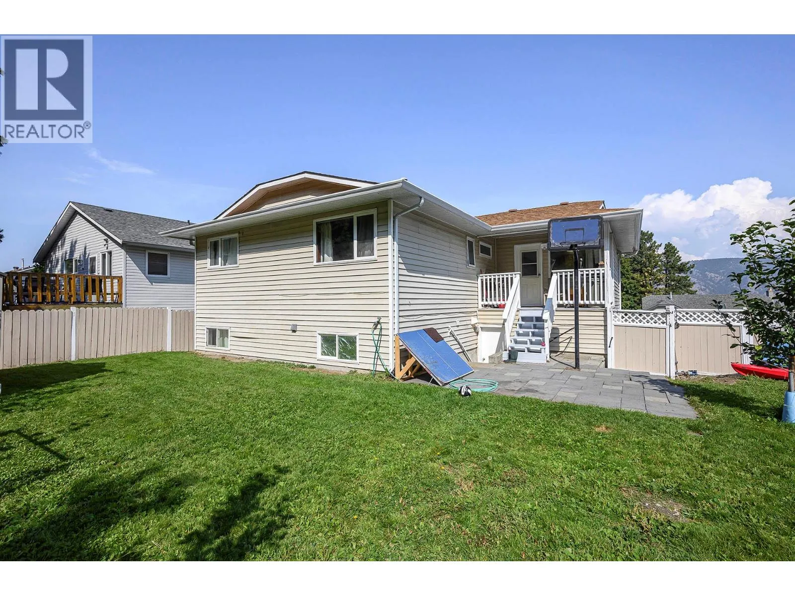 2727 QU'APPELLE Boulevard