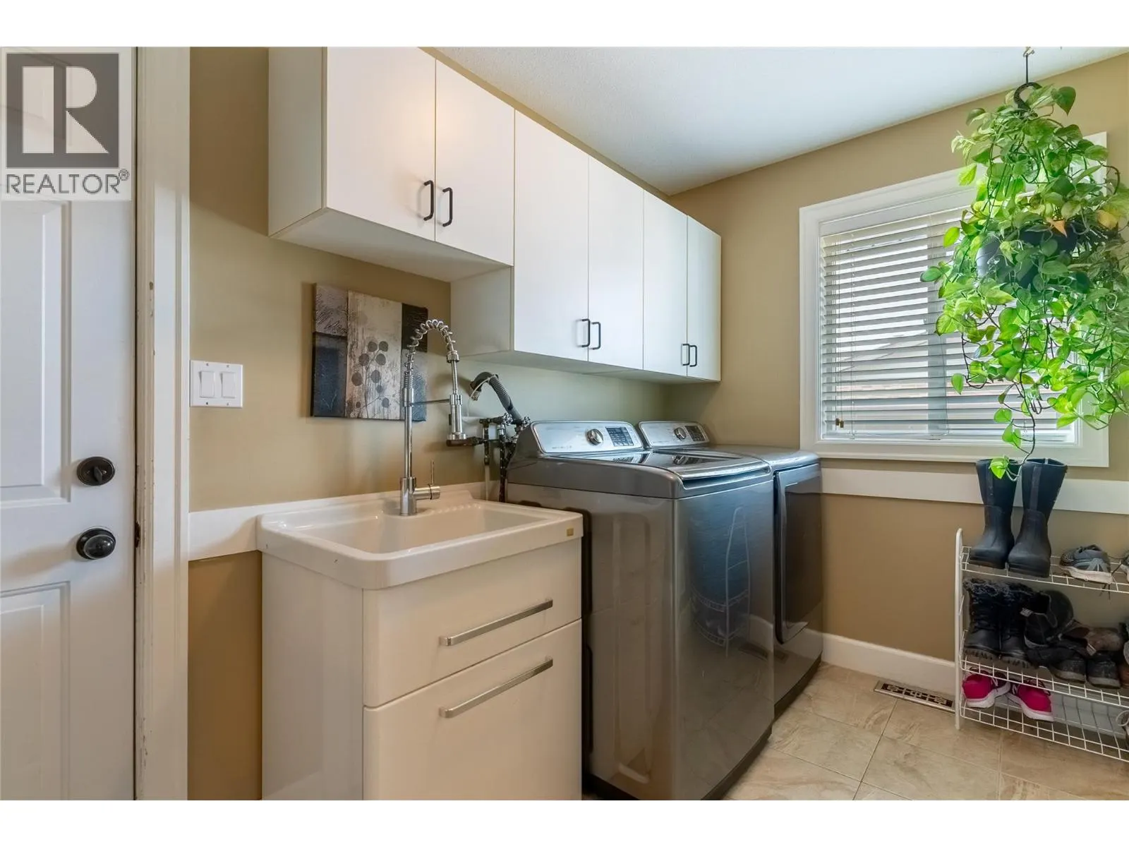 2375 CANONGATE Place
