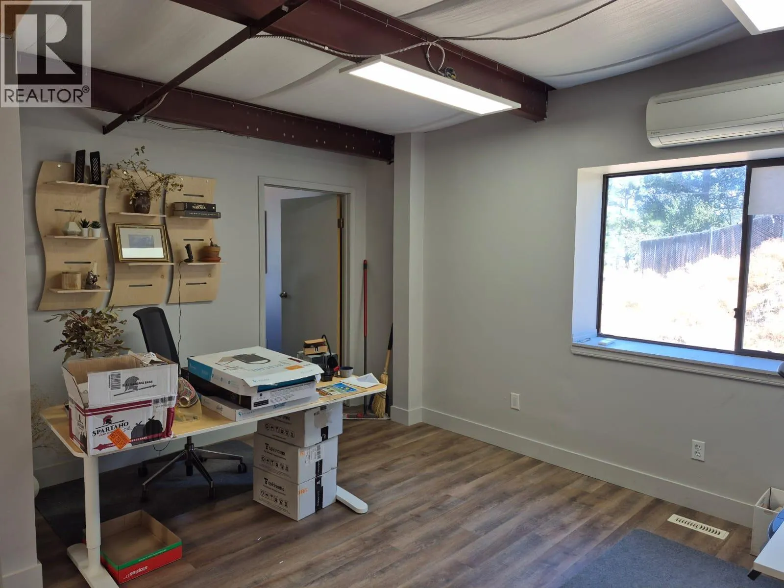 4725 Iris Road