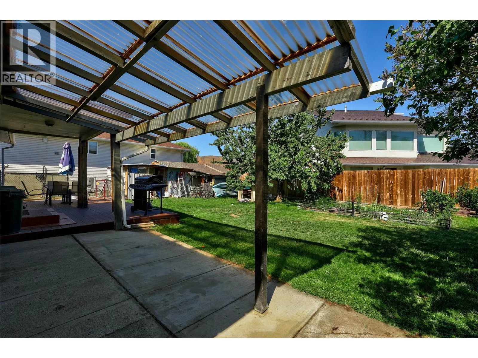 755 Crestline Street