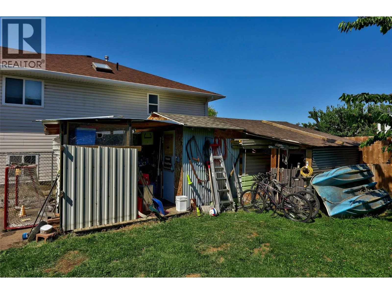 755 Crestline Street