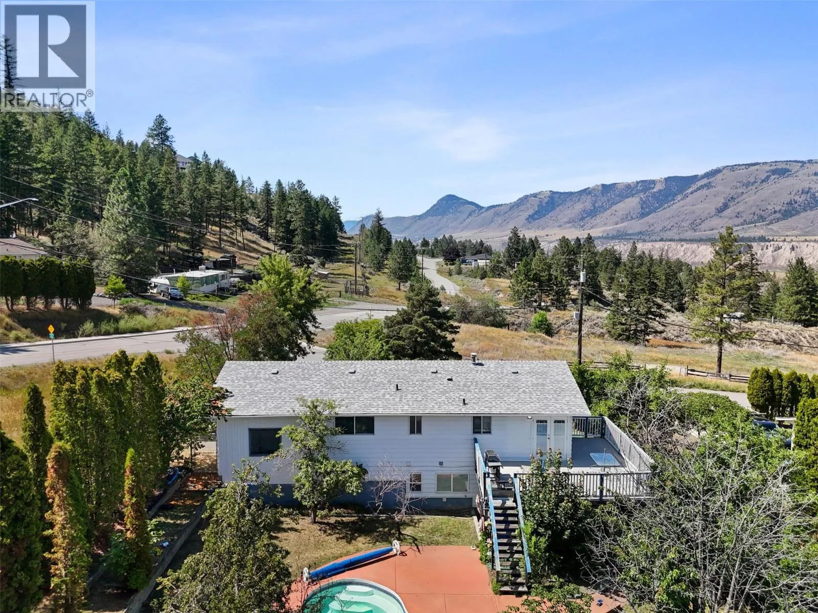 906 Klahanie Drive
