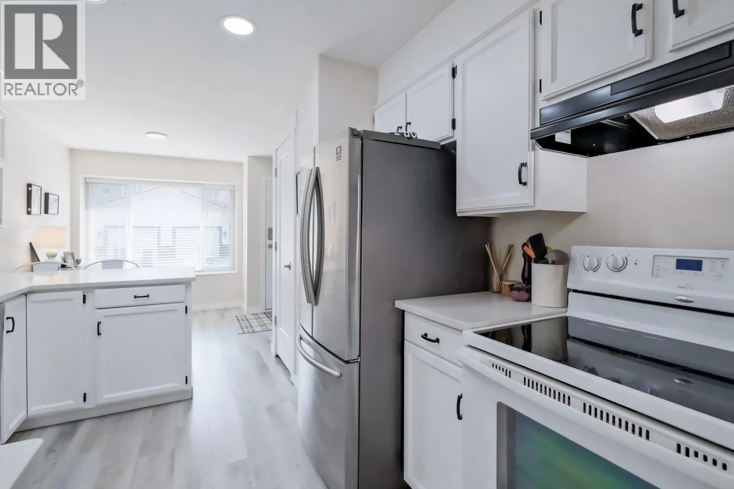 1853 Edgehill Avenue Unit# 12