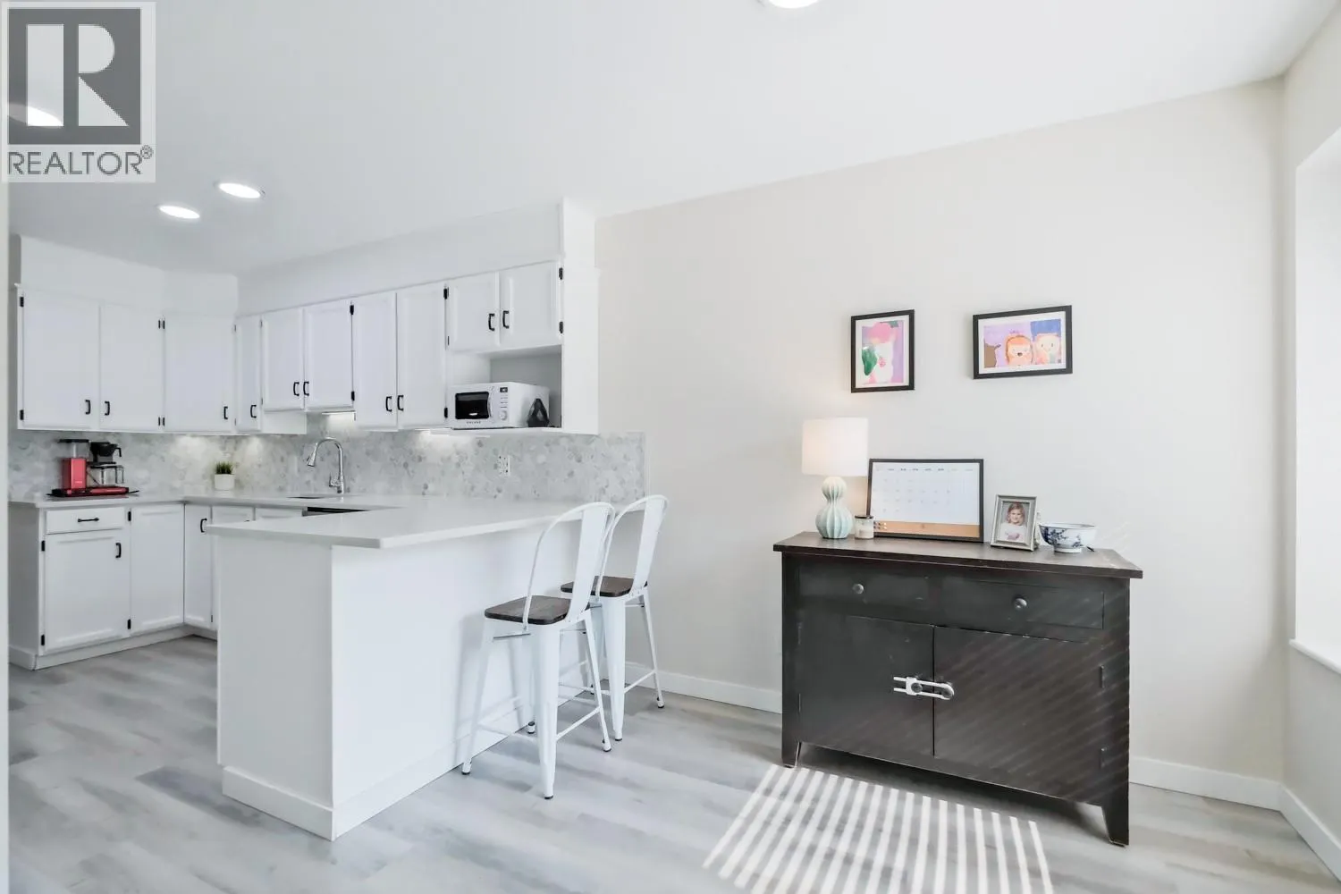 1853 Edgehill Avenue Unit# 12