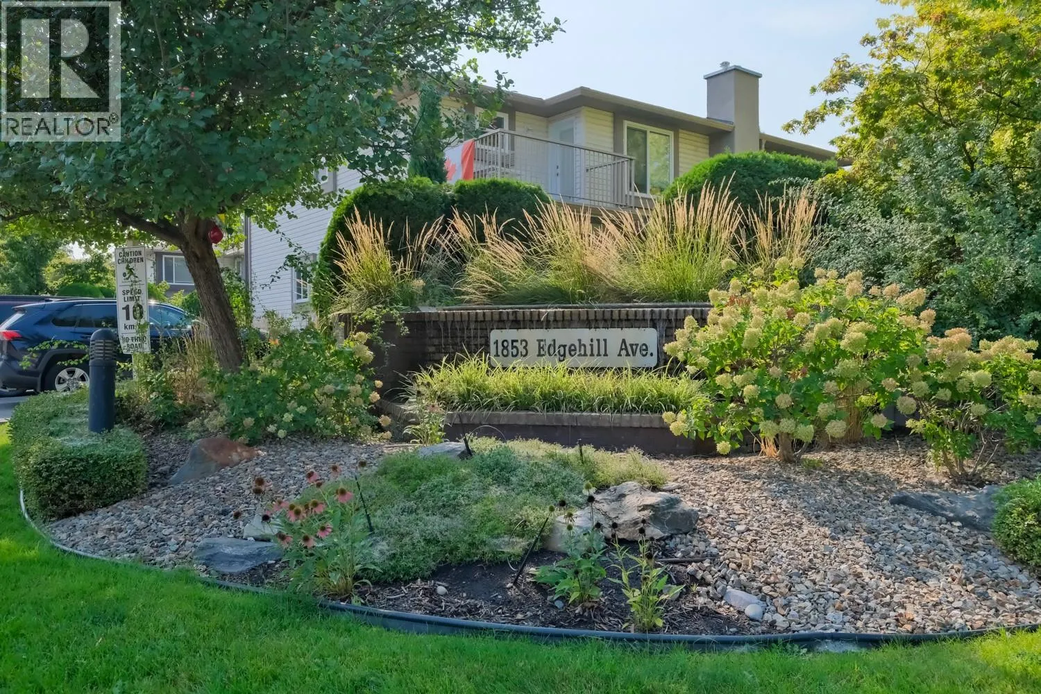1853 Edgehill Avenue Unit# 12