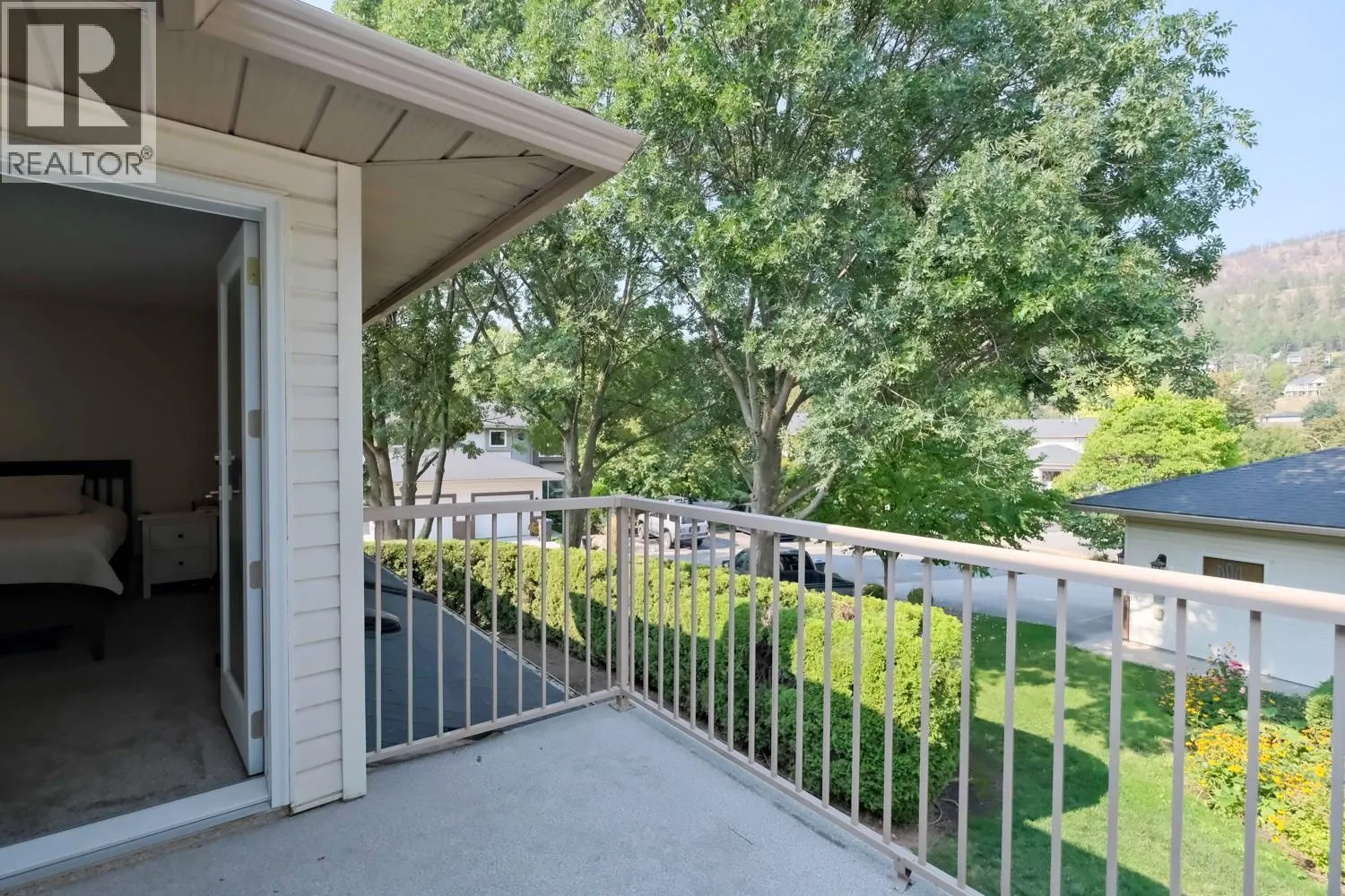 1853 Edgehill Avenue Unit# 12