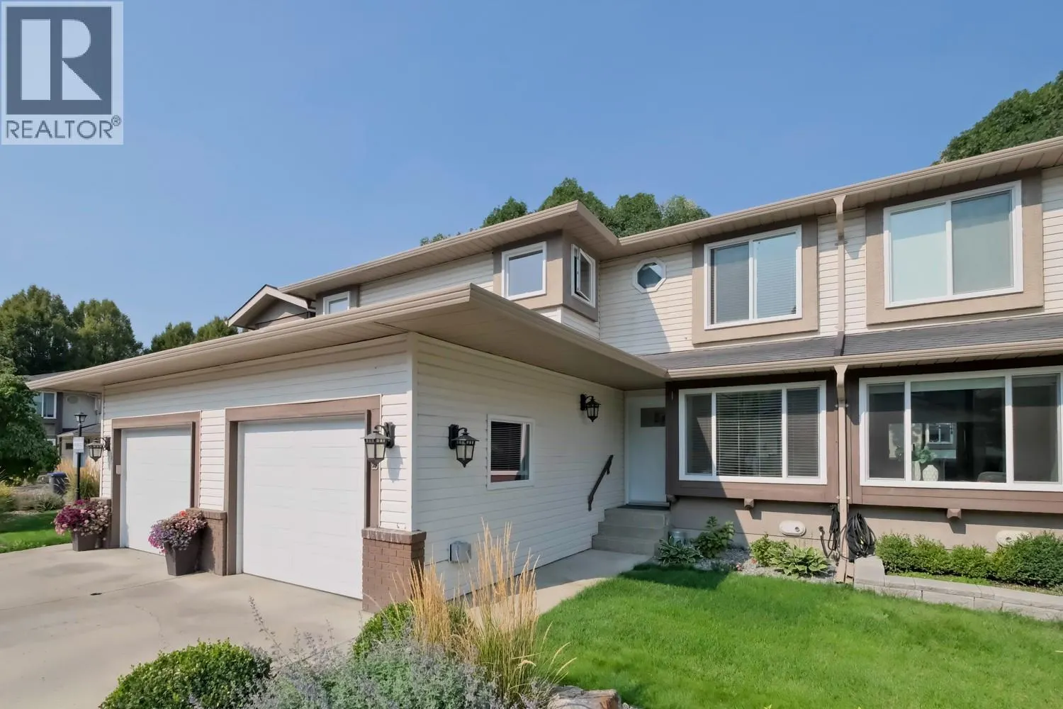 1853 Edgehill Avenue Unit# 12