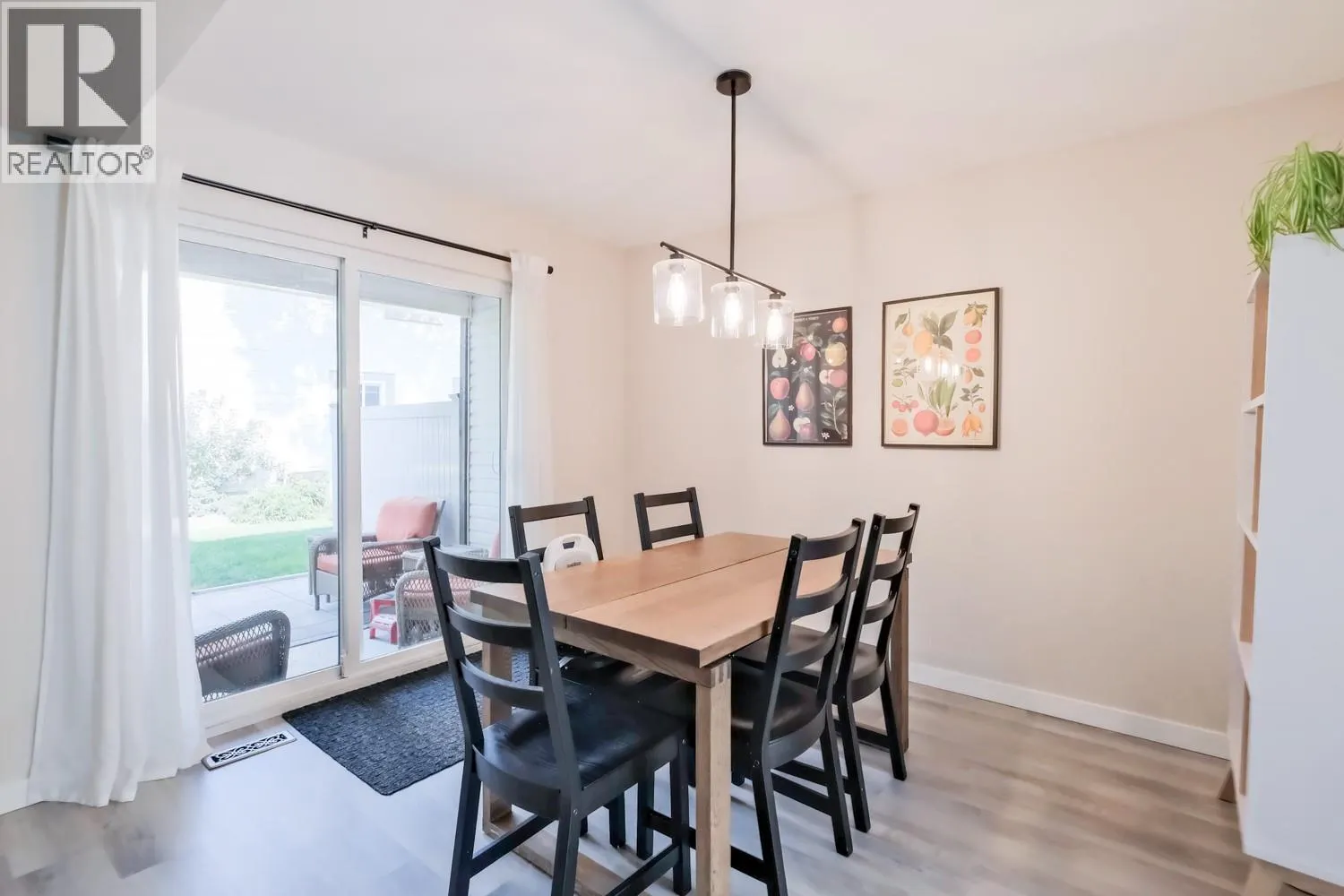 1853 Edgehill Avenue Unit# 12