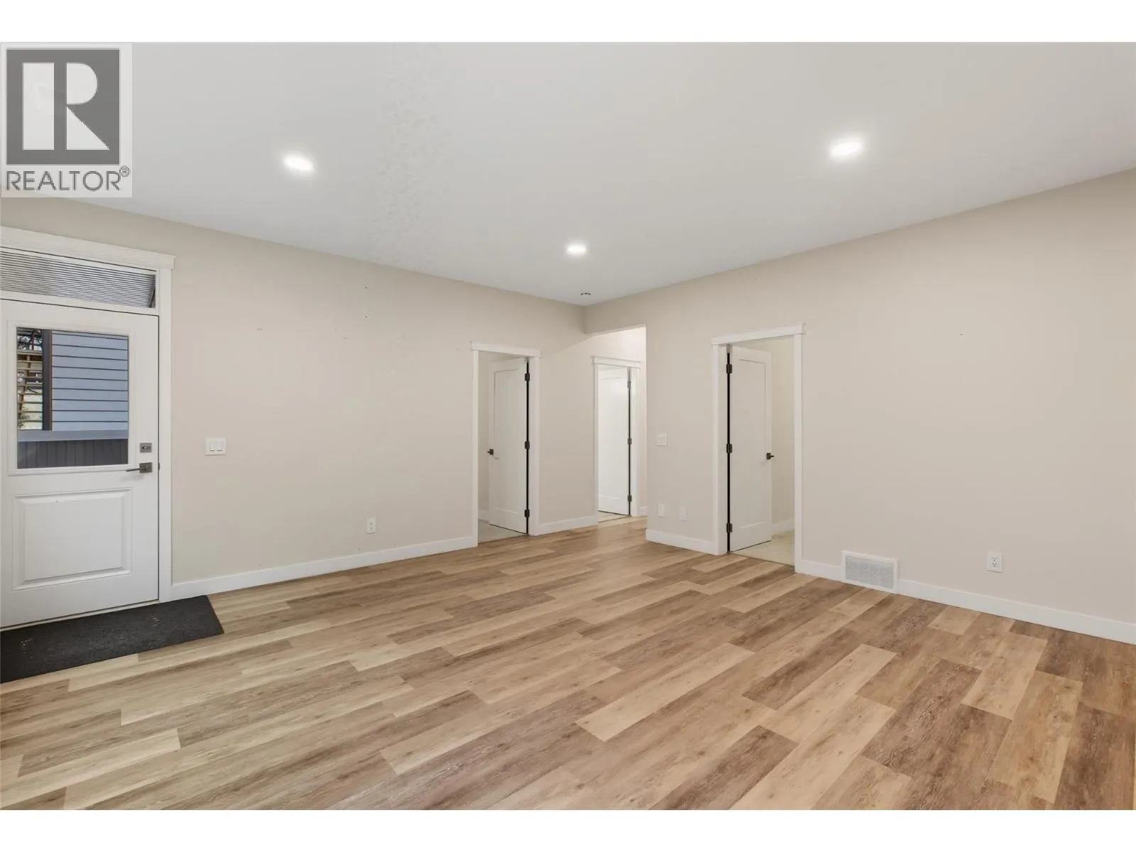 2575 ELSTON Drive Unit# 113