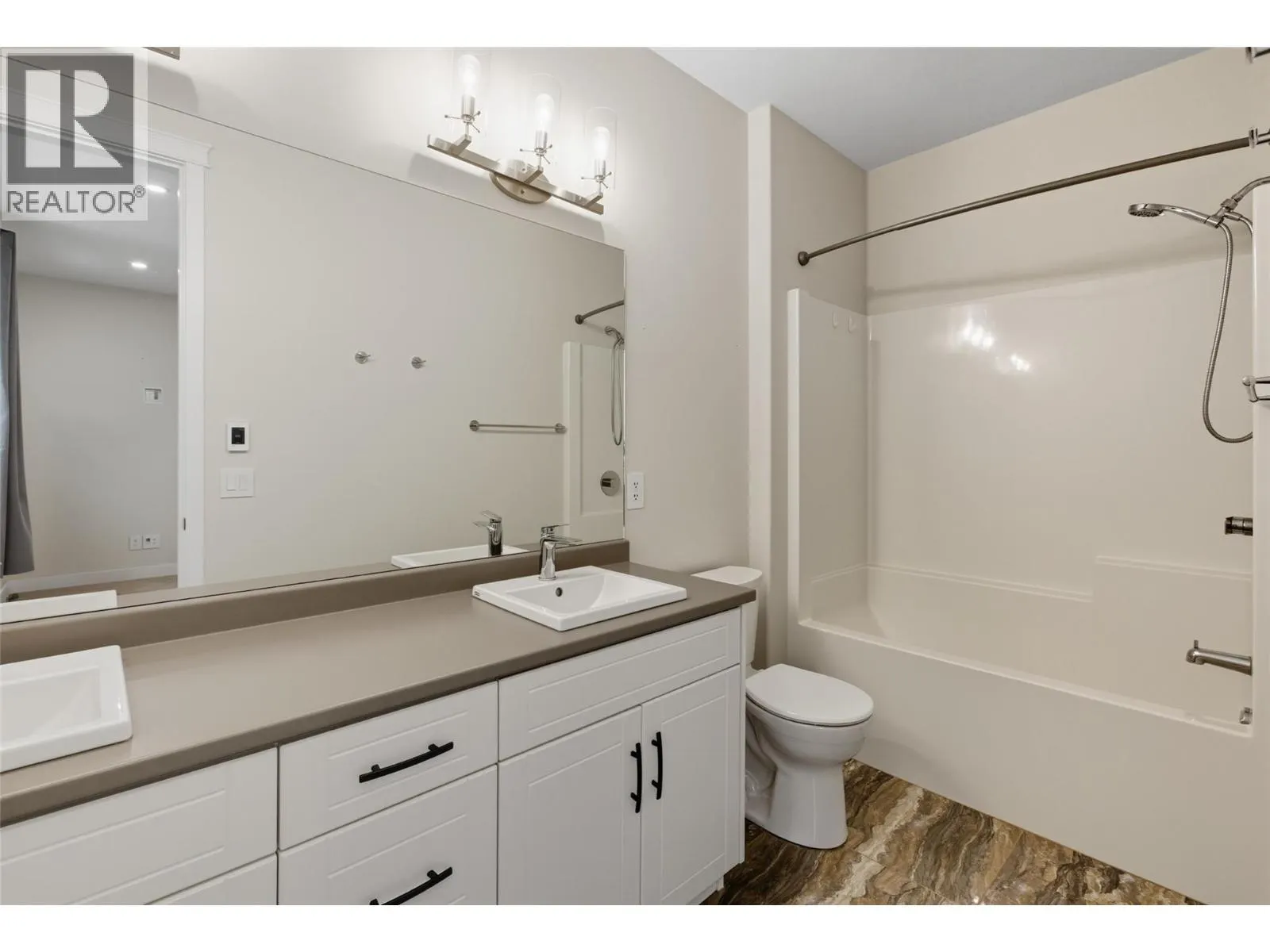 2575 ELSTON Drive Unit# 113