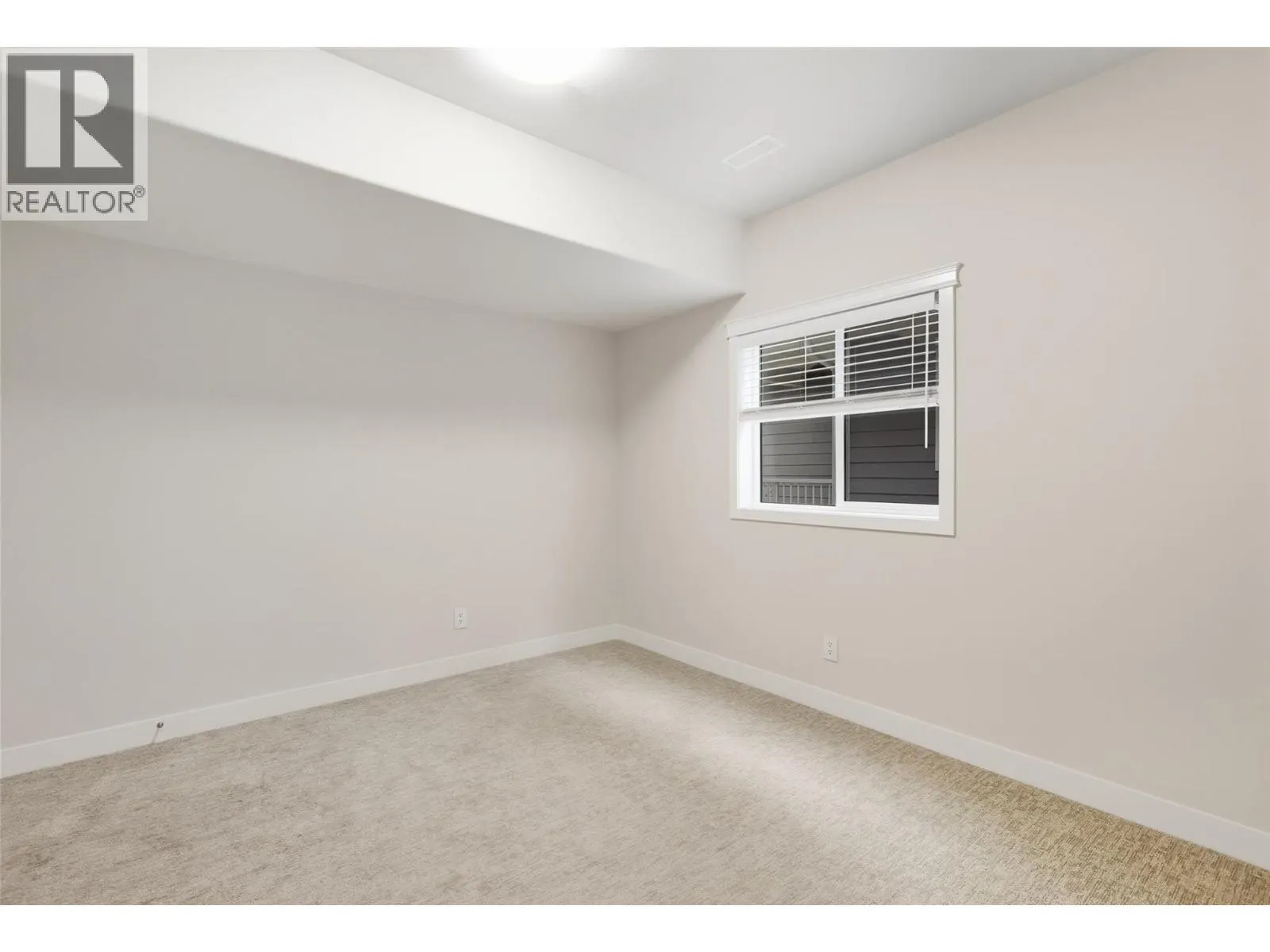 2575 ELSTON Drive Unit# 113