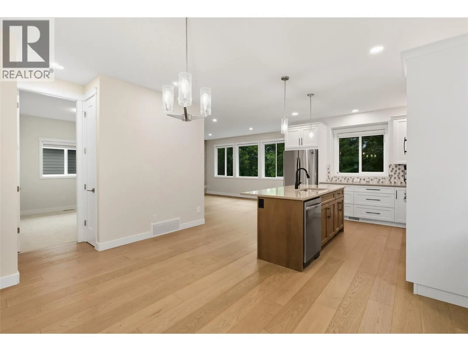 2575 ELSTON Drive Unit# 113
