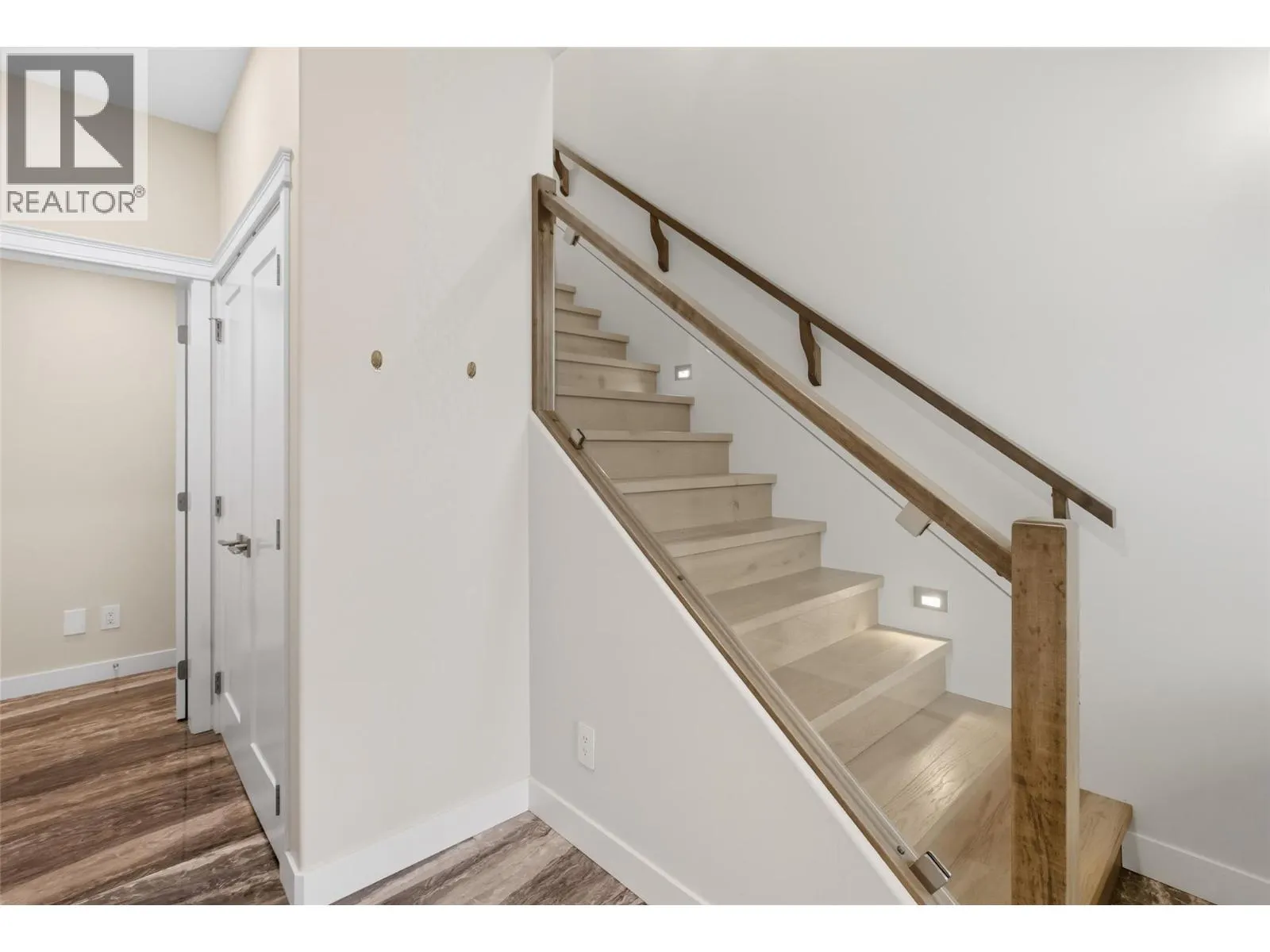 2575 ELSTON Drive Unit# 113