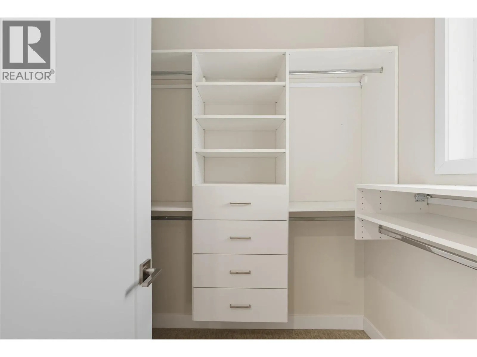 2575 ELSTON Drive Unit# 113