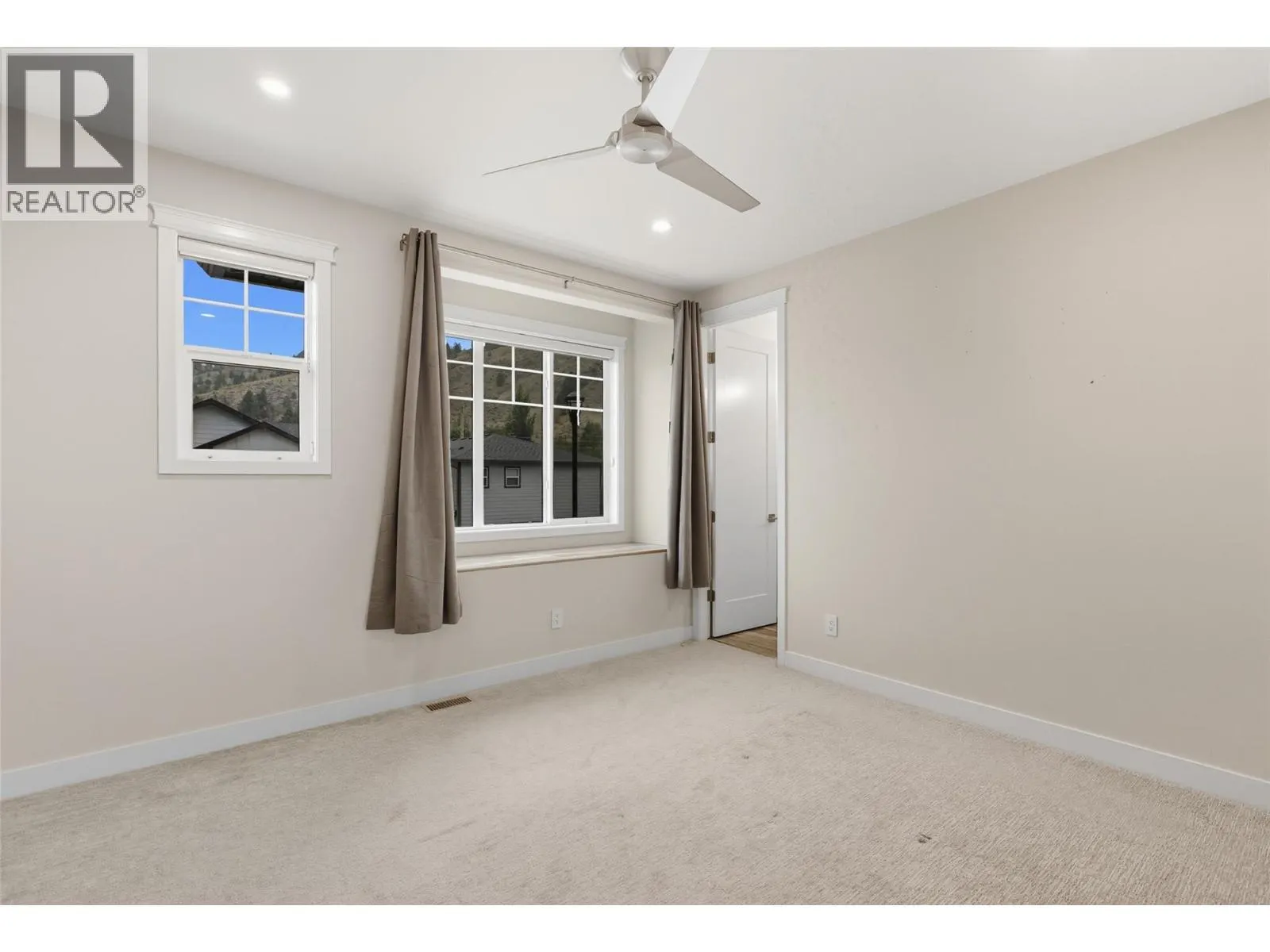 2575 ELSTON Drive Unit# 113