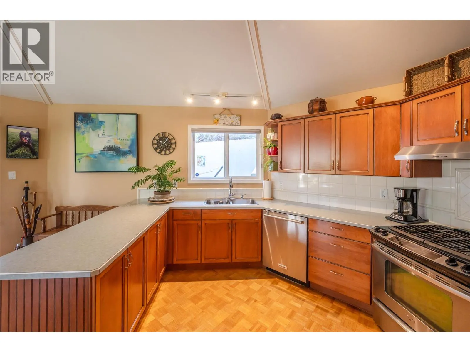 4744 Lakeside Road