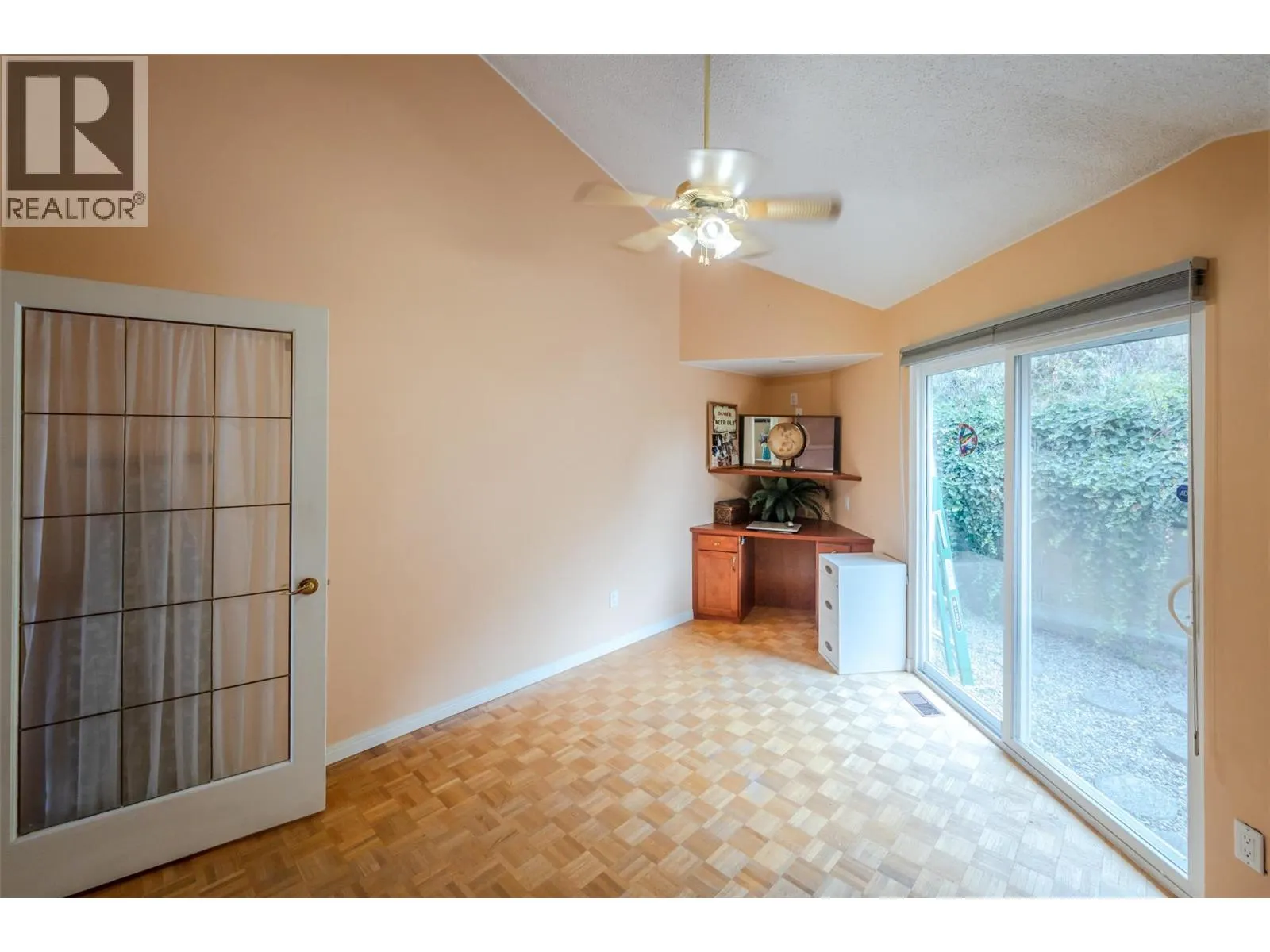 4744 Lakeside Road