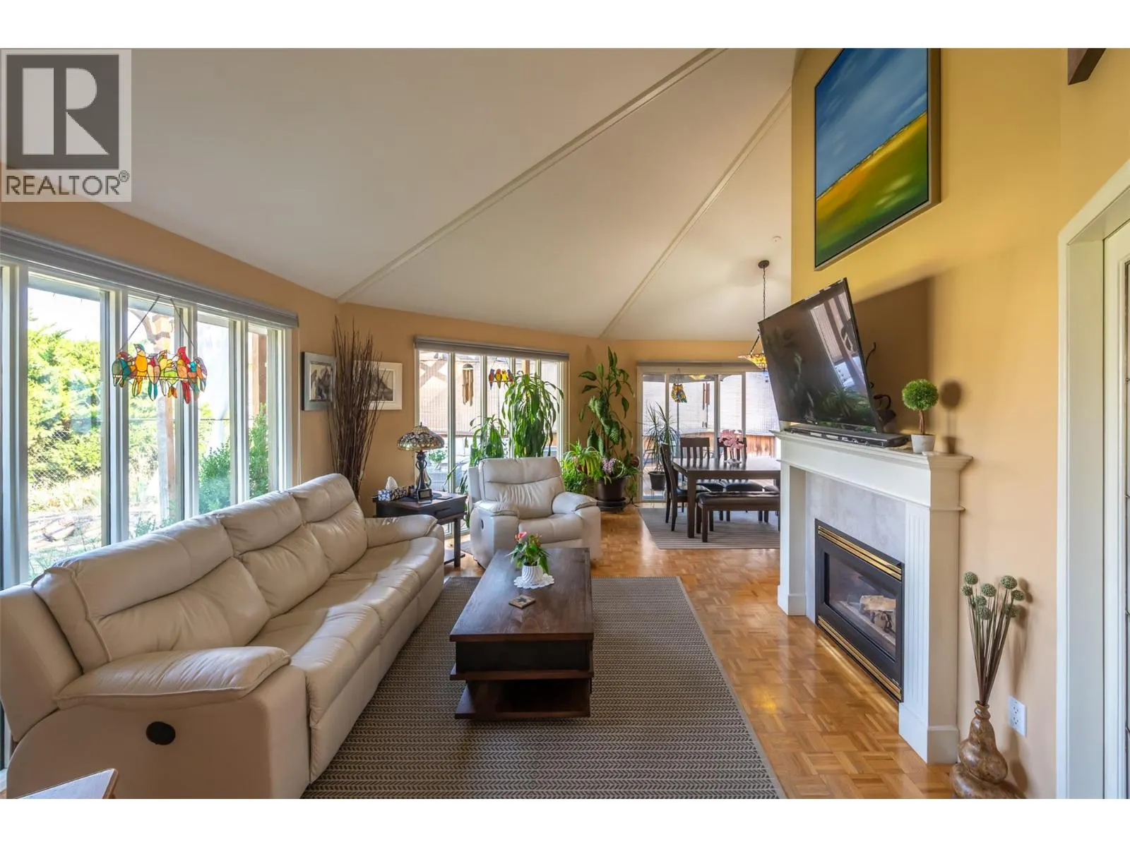 4744 Lakeside Road