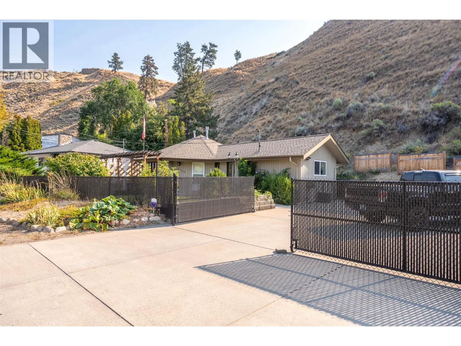 4744 Lakeside Road