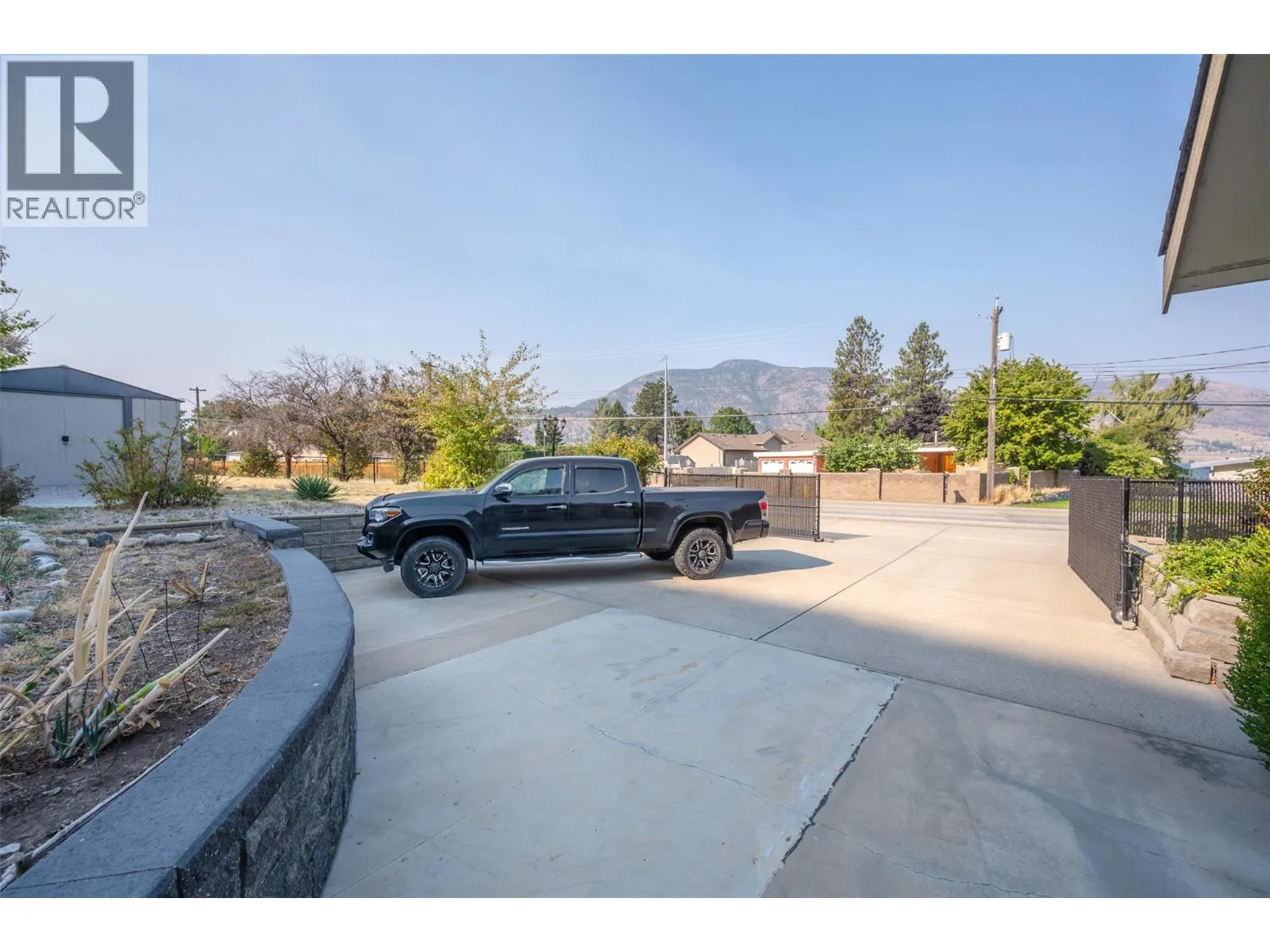 4744 Lakeside Road
