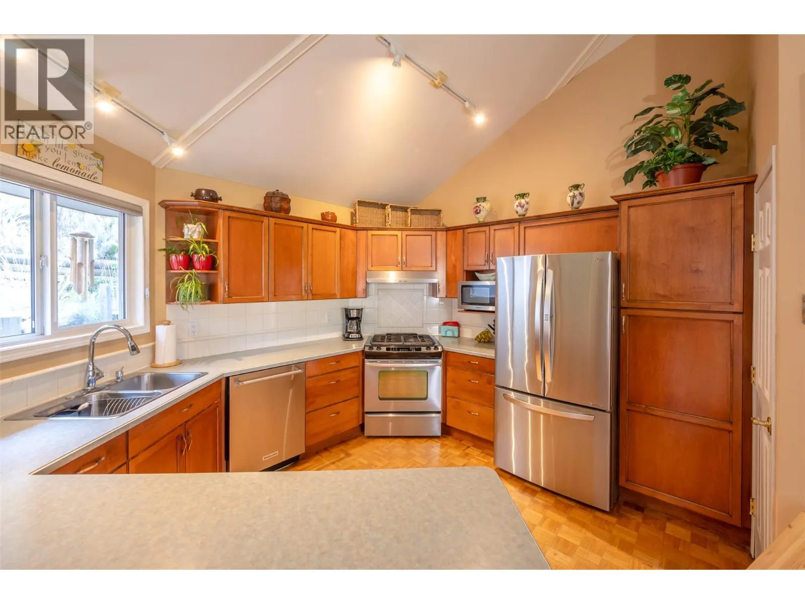 4744 Lakeside Road