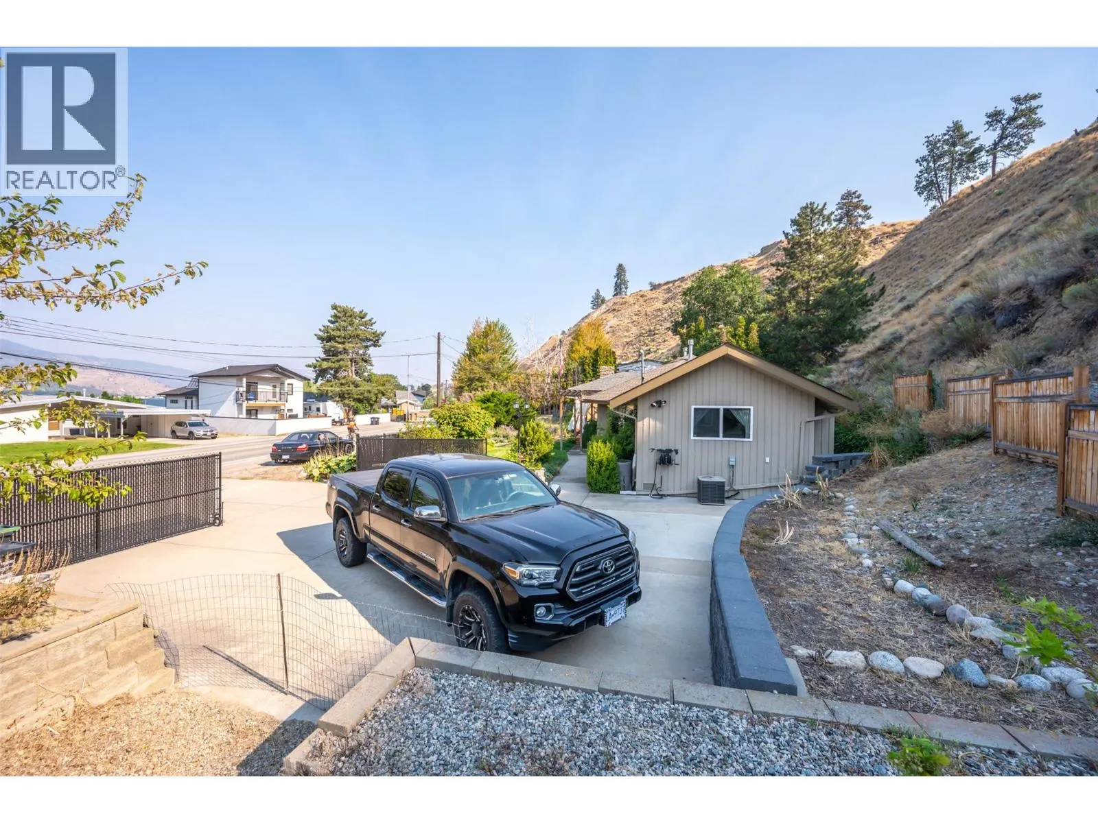 4744 Lakeside Road