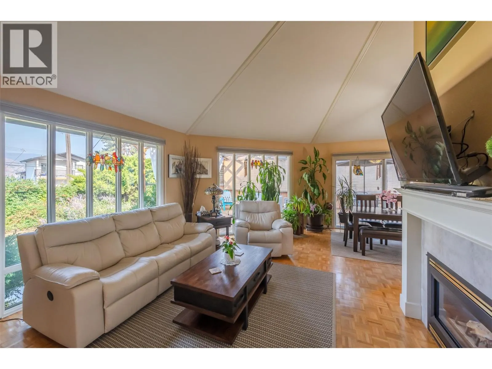 4744 Lakeside Road