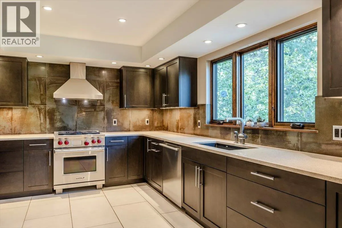 2 Mt Minton Street
