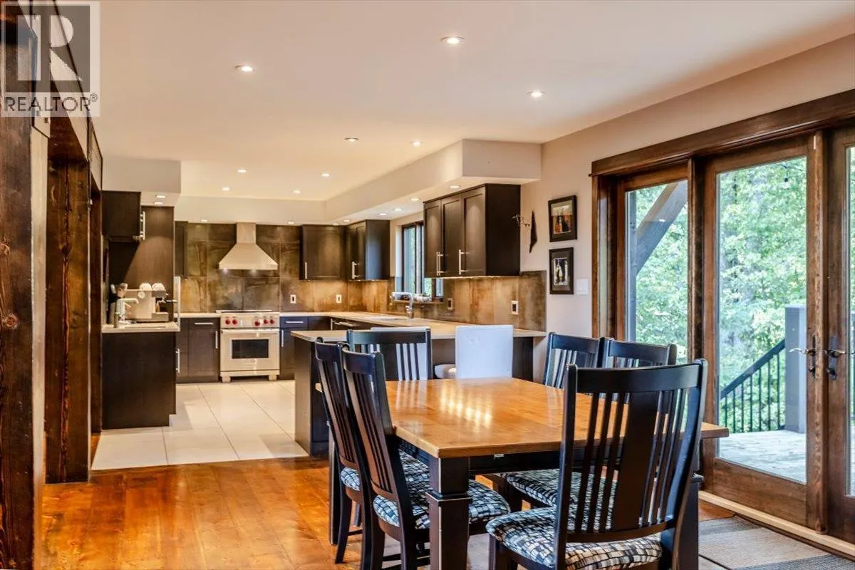 2 Mt Minton Street
