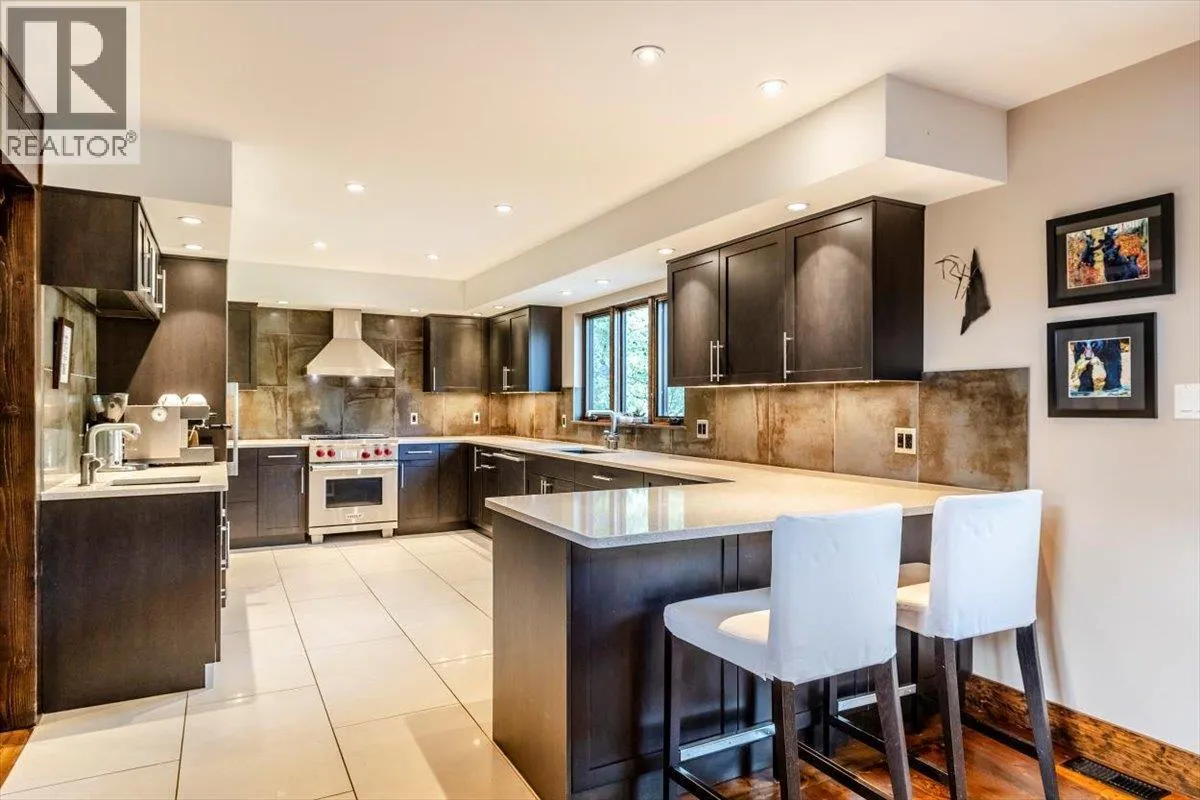 2 Mt Minton Street