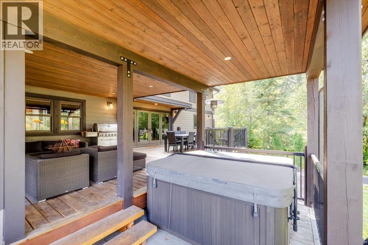 2 Mt Minton Street