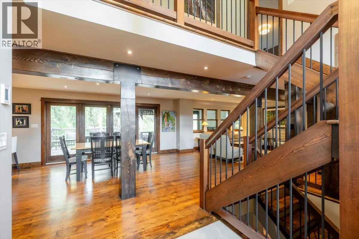 2 Mt Minton Street