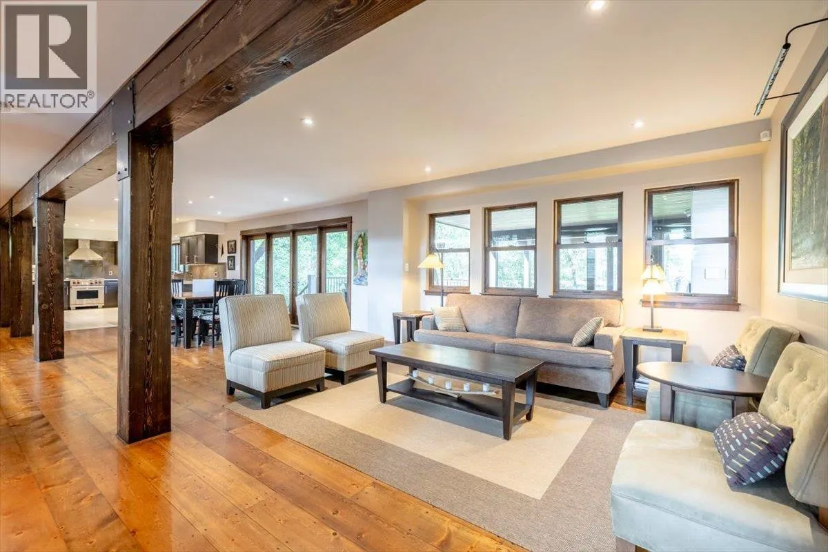 2 Mt Minton Street