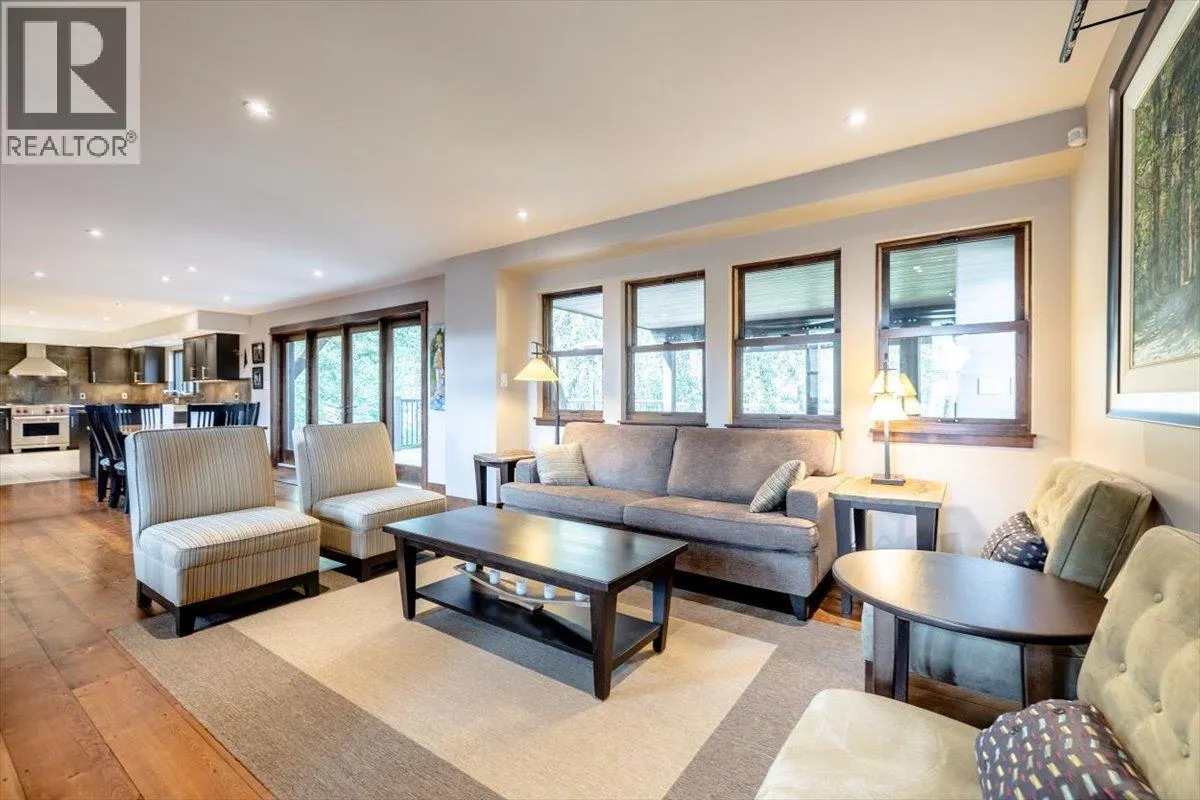 2 Mt Minton Street
