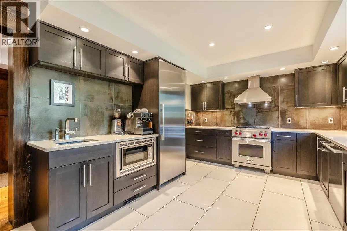 2 Mt Minton Street
