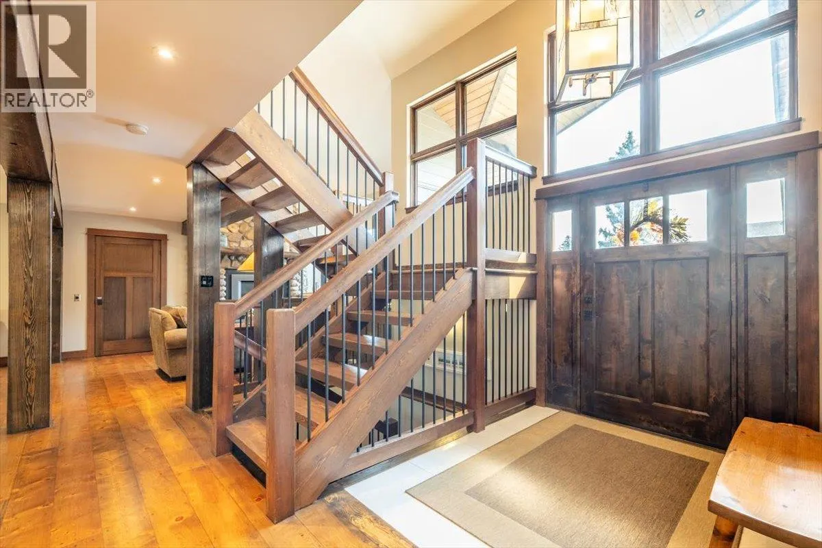 2 Mt Minton Street
