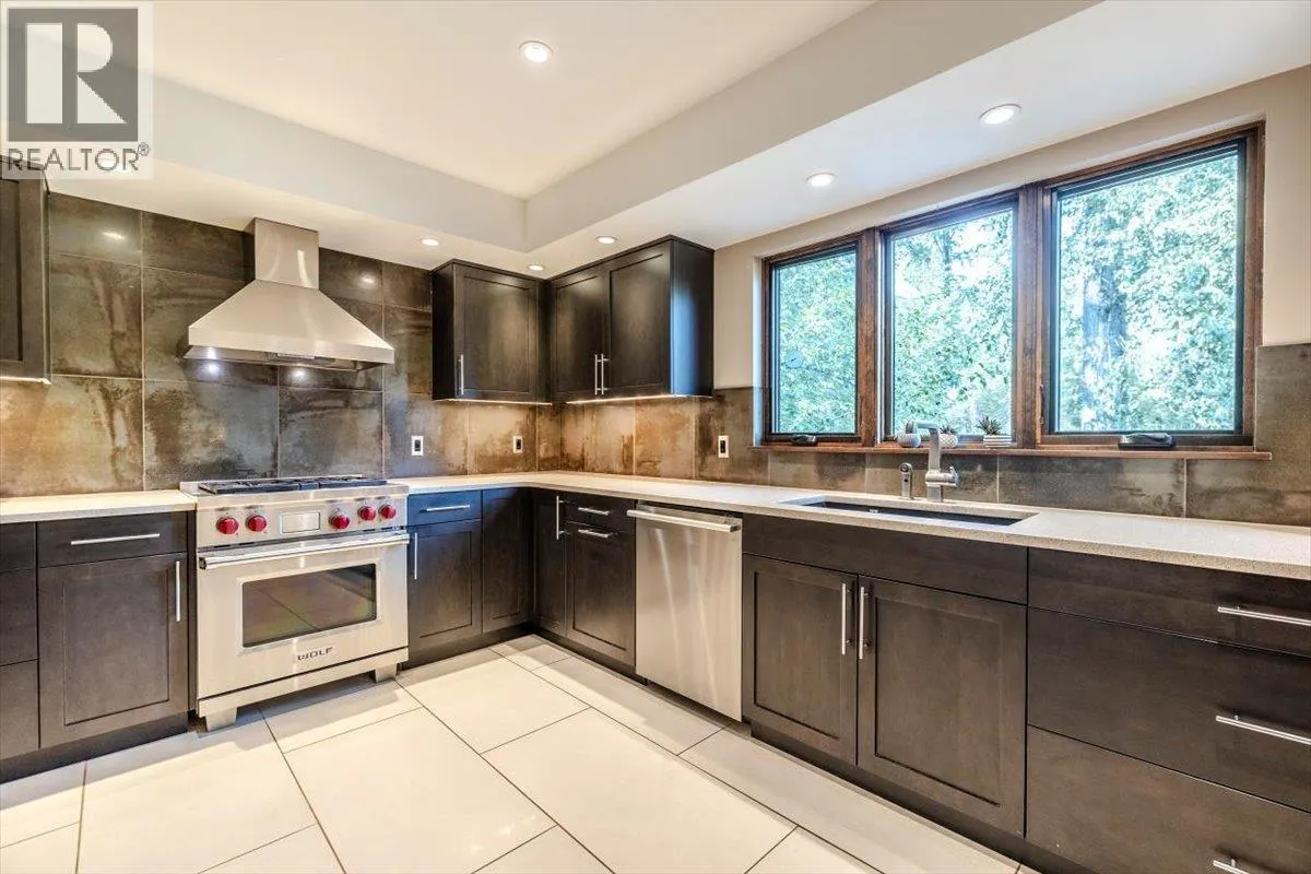 2 Mt Minton Street