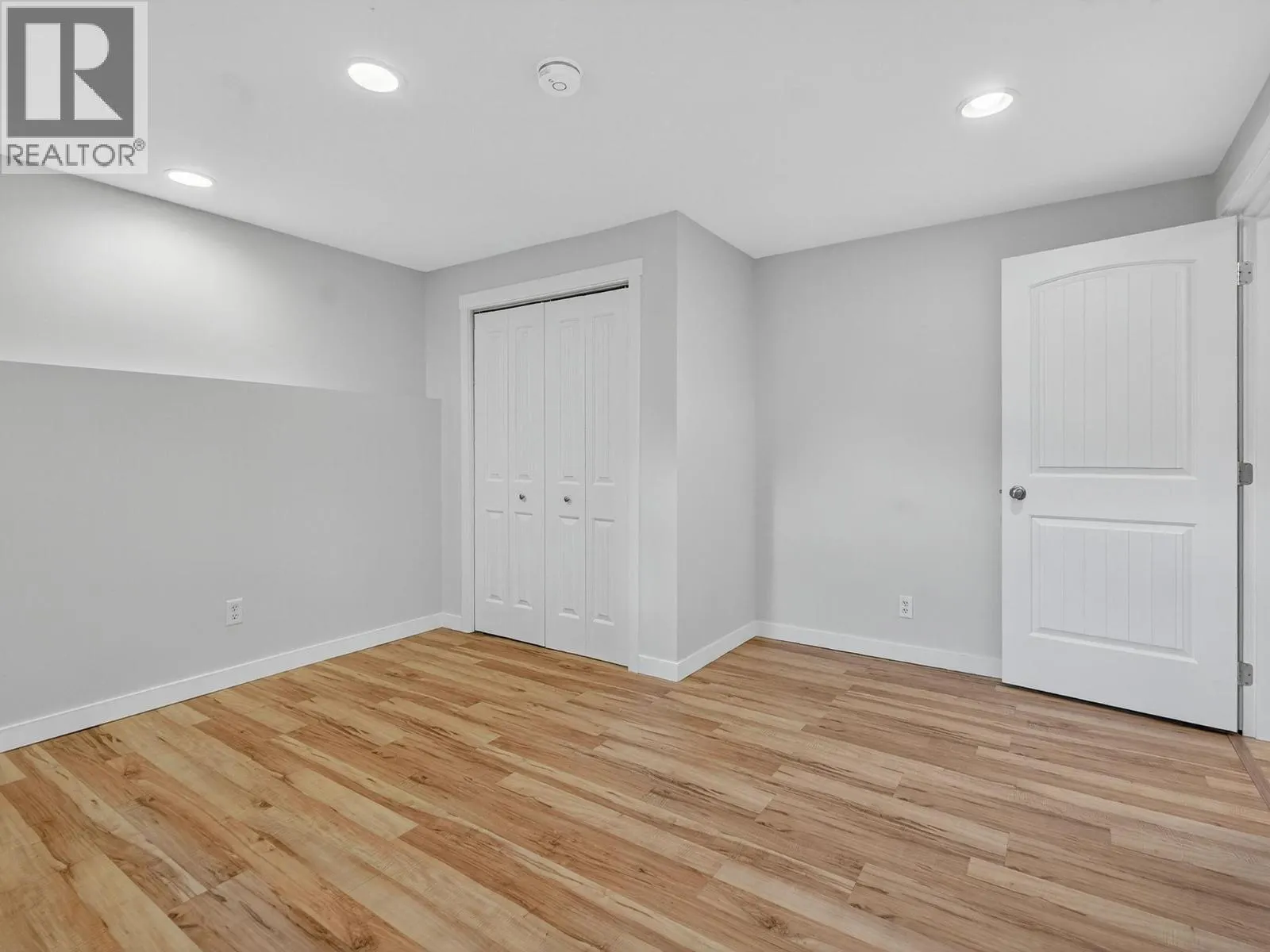 2051 Sunview Drive Unit# 4