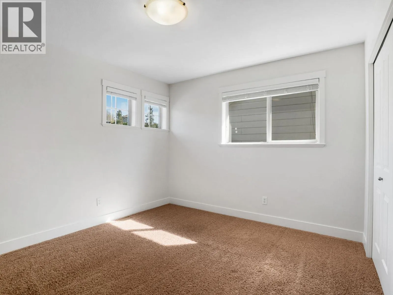 2051 Sunview Drive Unit# 4