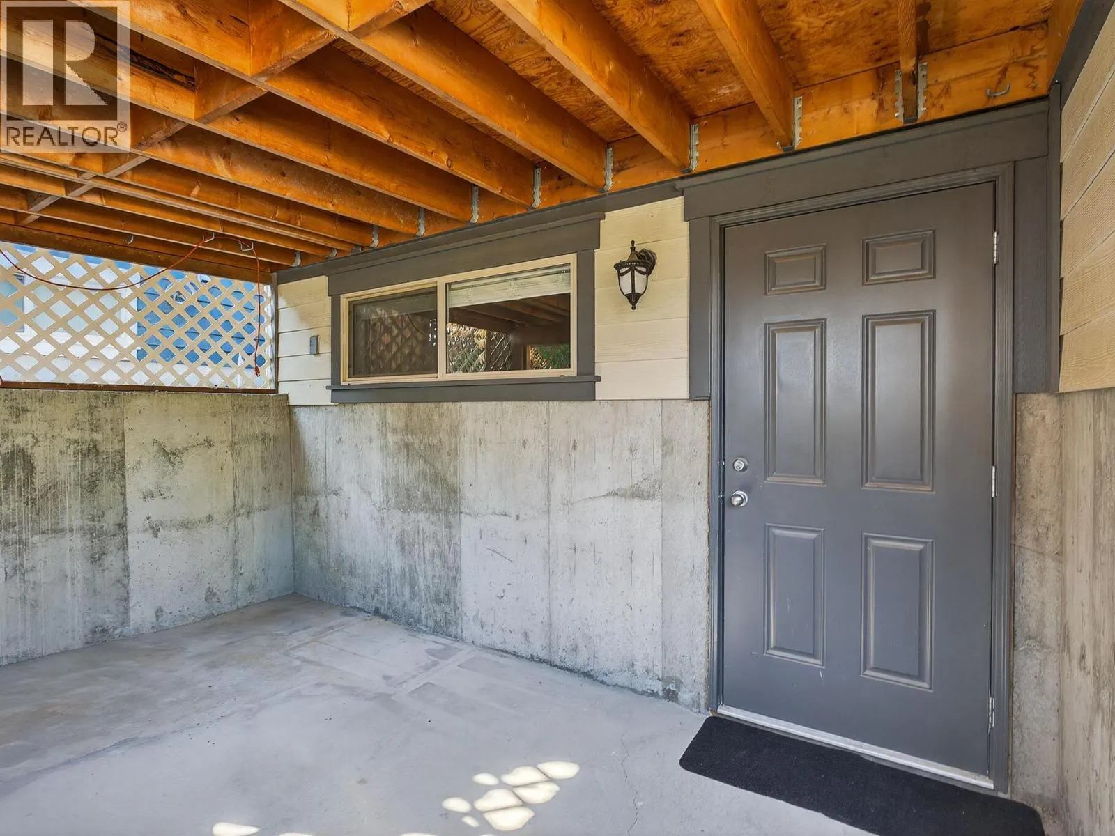 2051 Sunview Drive Unit# 4