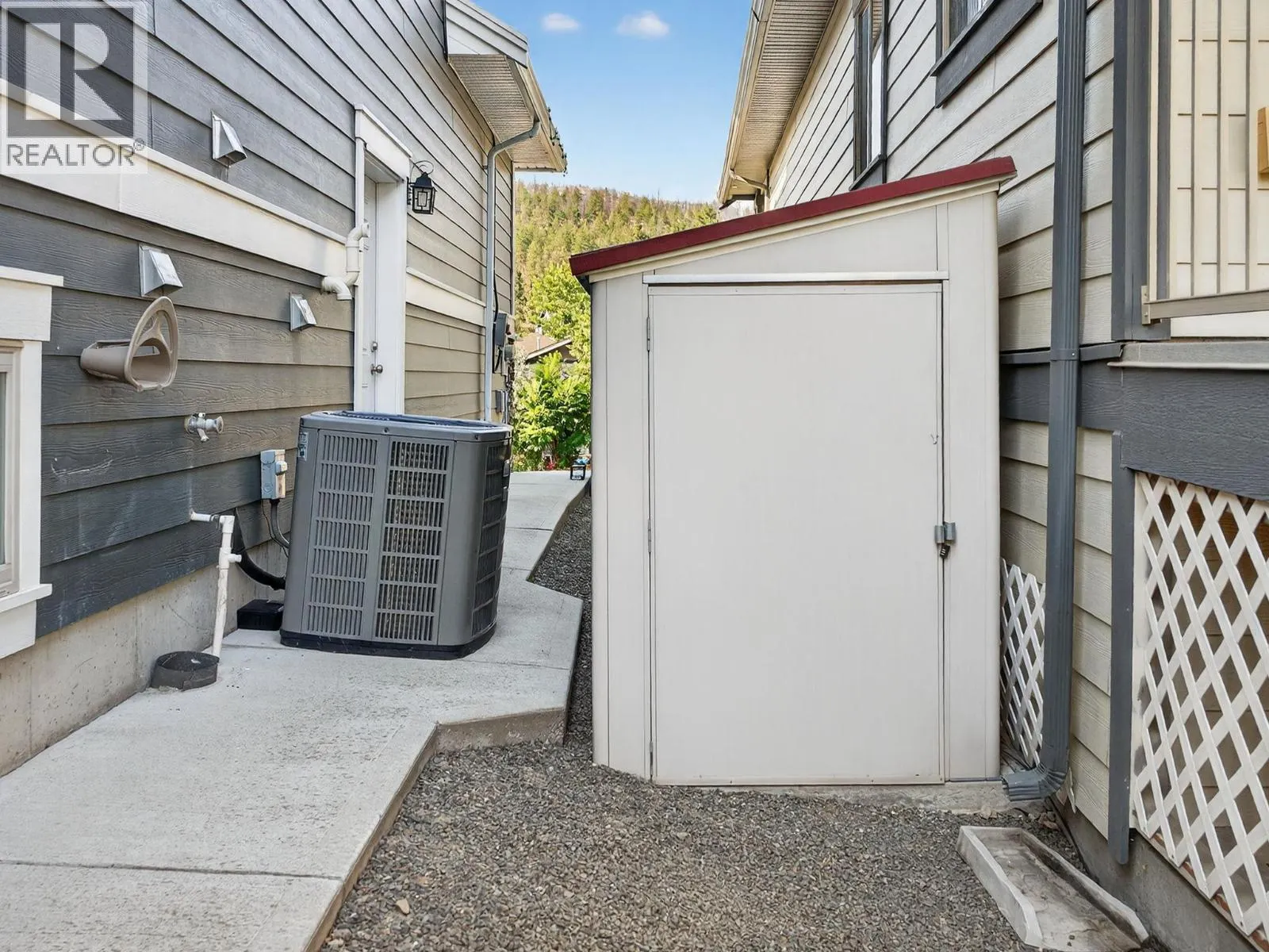 2051 Sunview Drive Unit# 4
