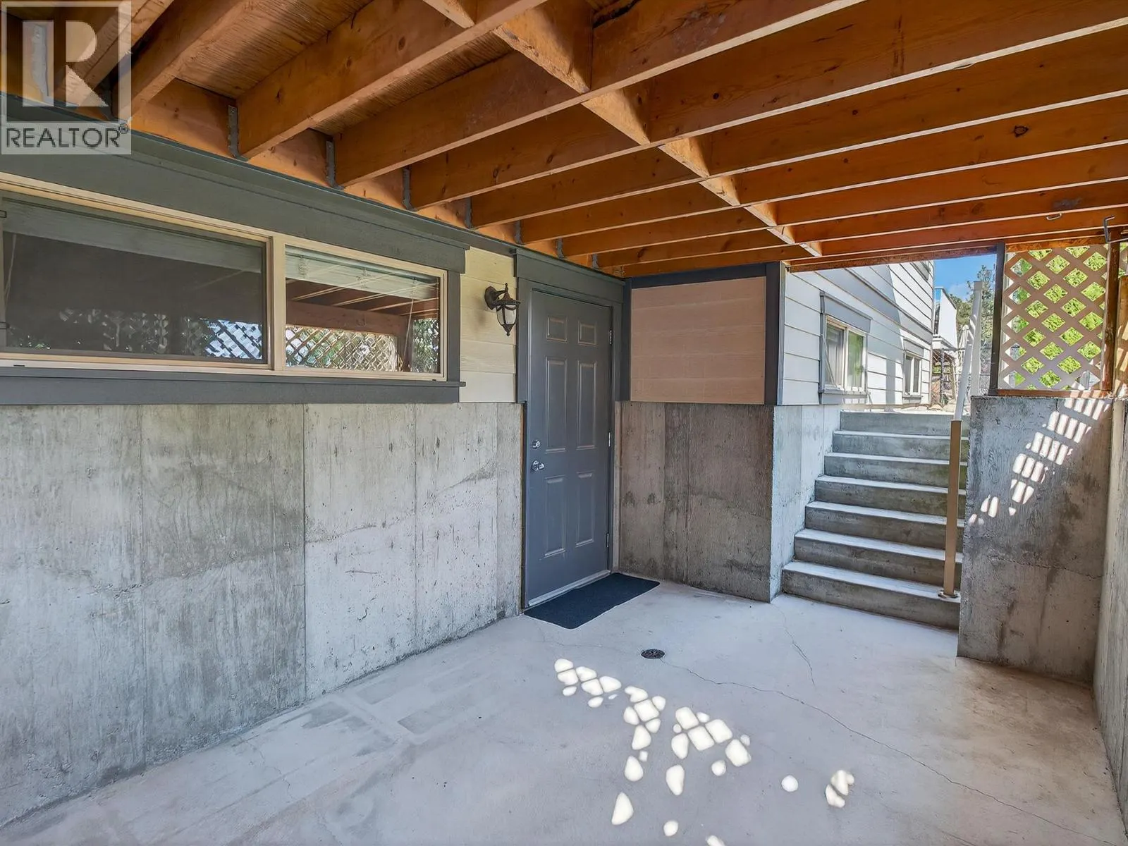 2051 Sunview Drive Unit# 4
