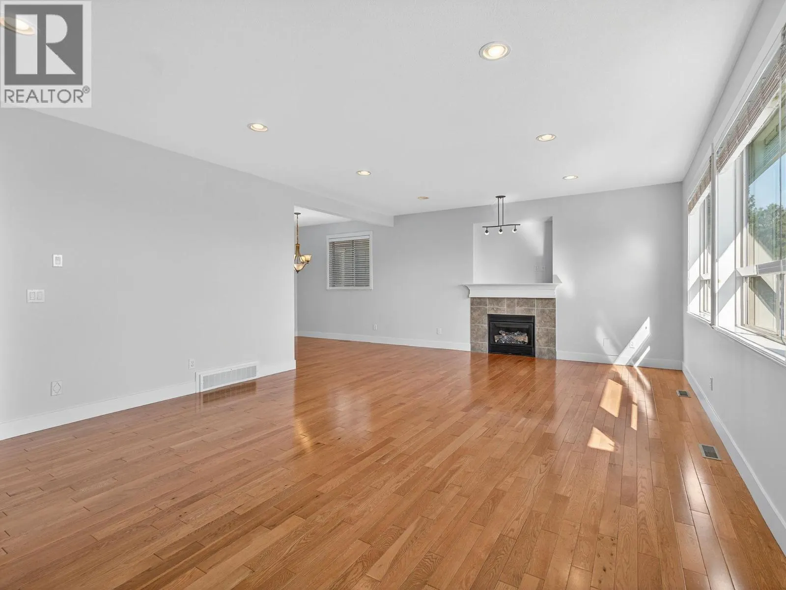 2051 Sunview Drive Unit# 4