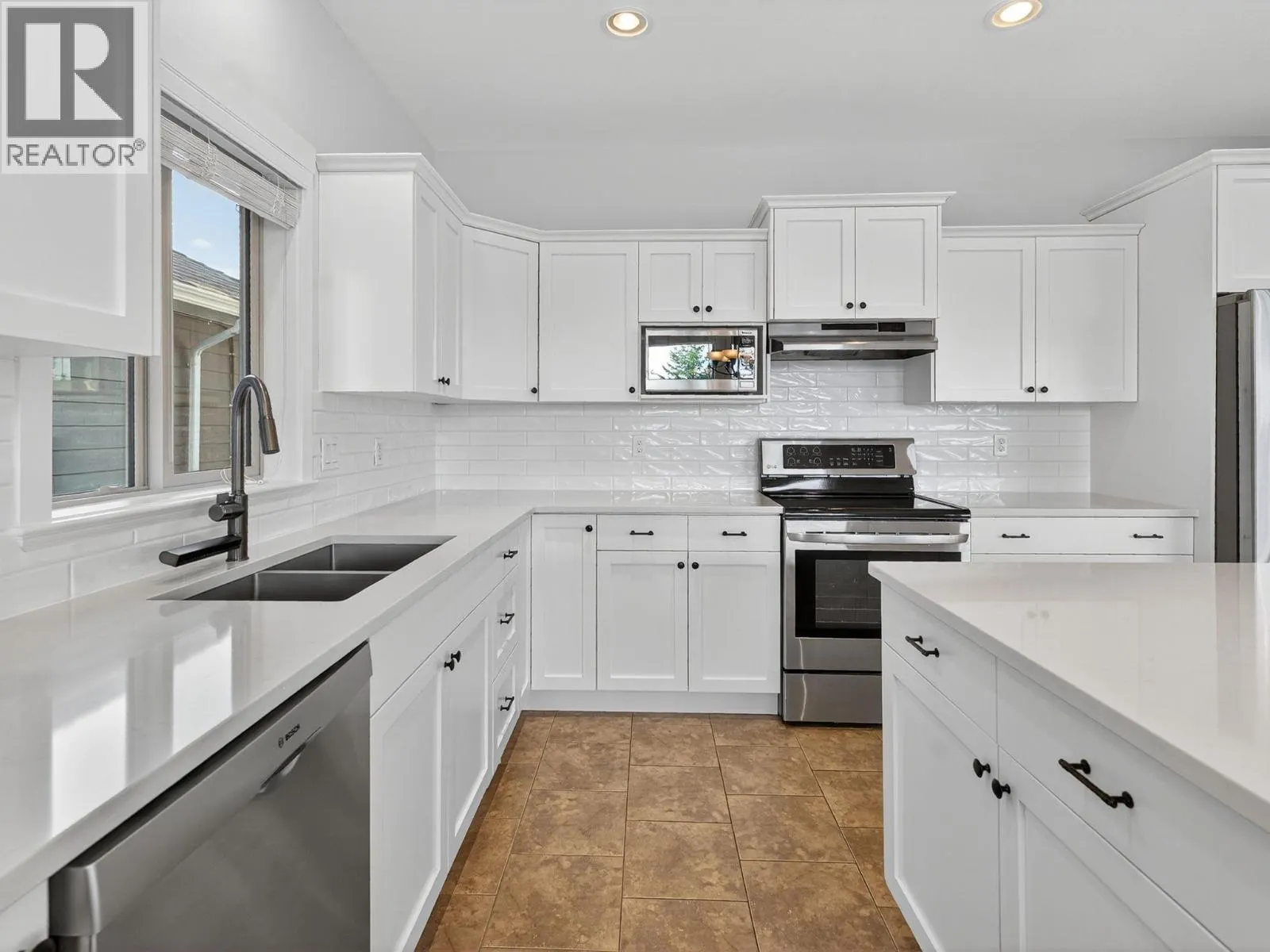 2051 Sunview Drive Unit# 4
