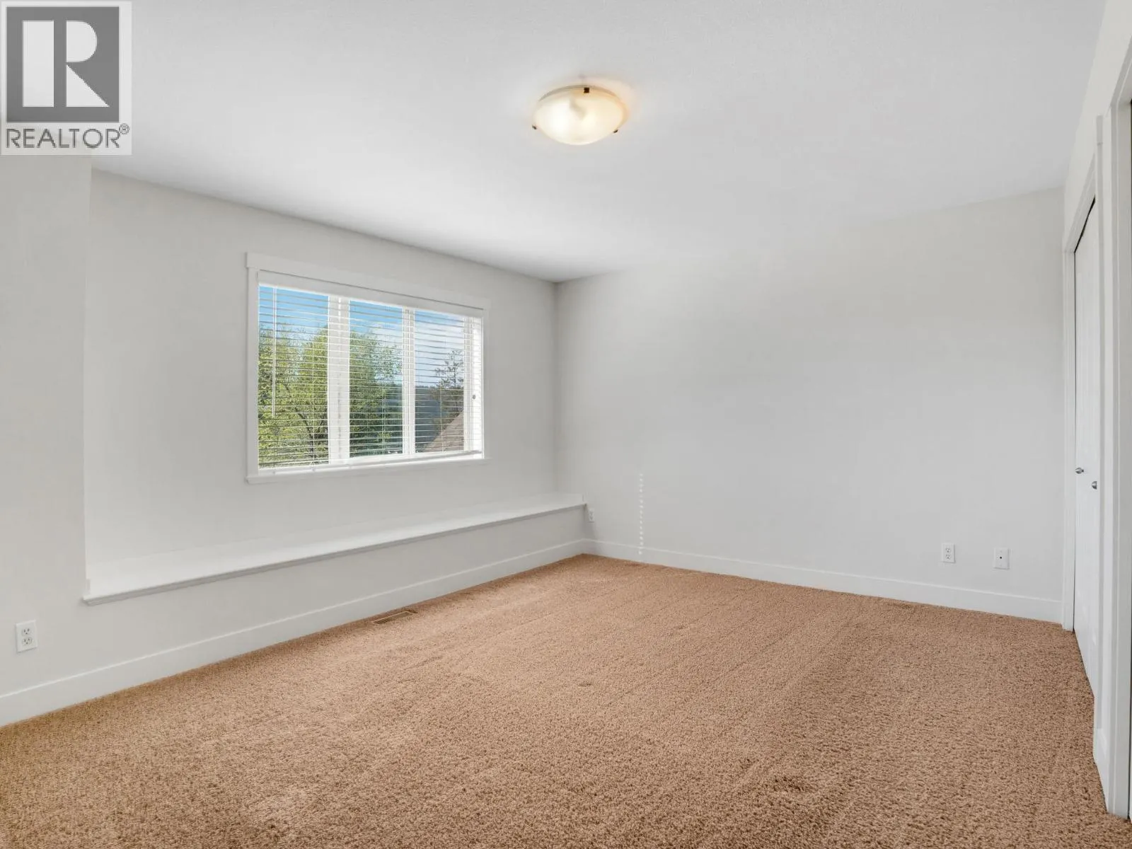 2051 Sunview Drive Unit# 4