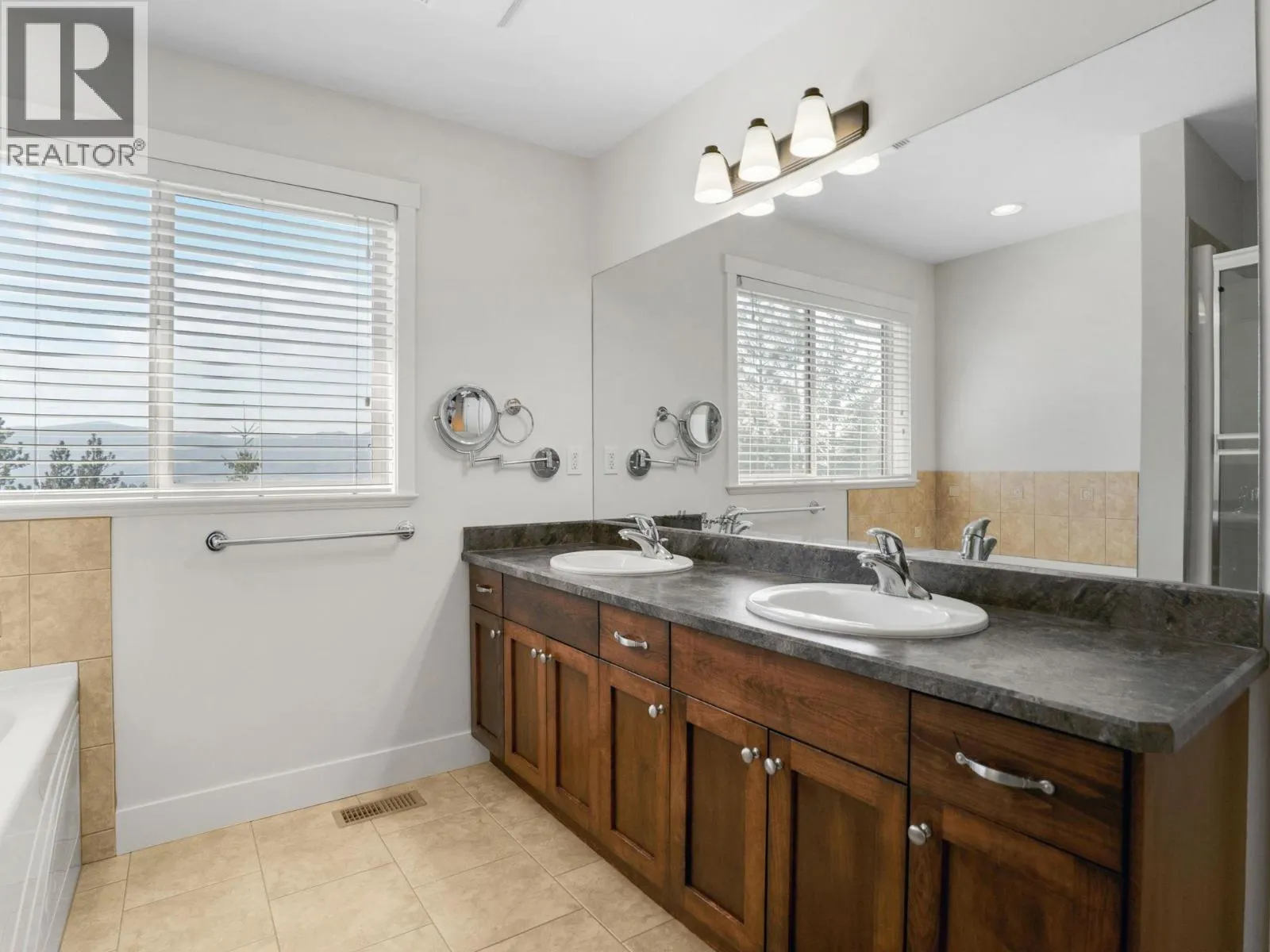 2051 Sunview Drive Unit# 4