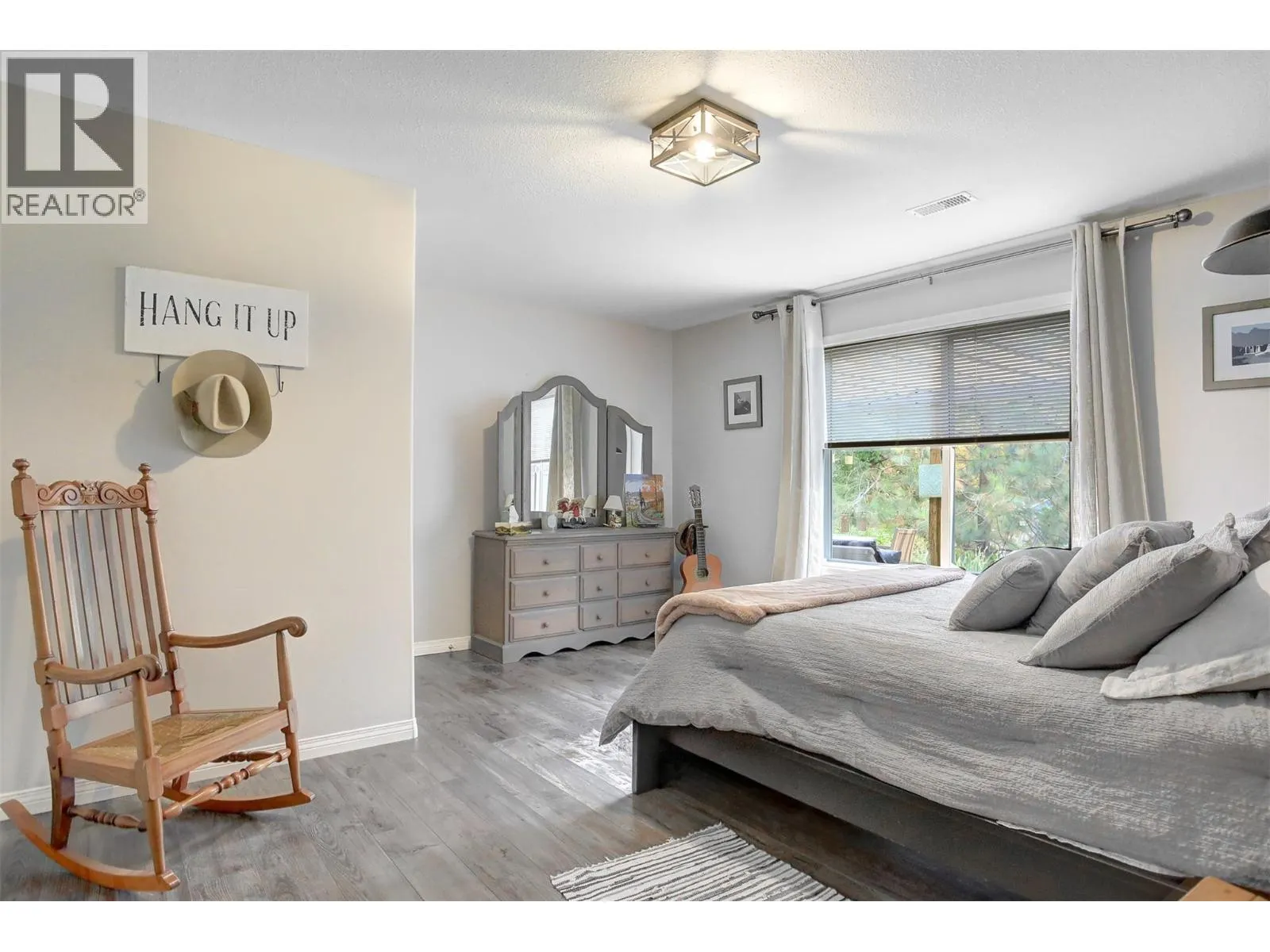 363 Woodpark Crescent