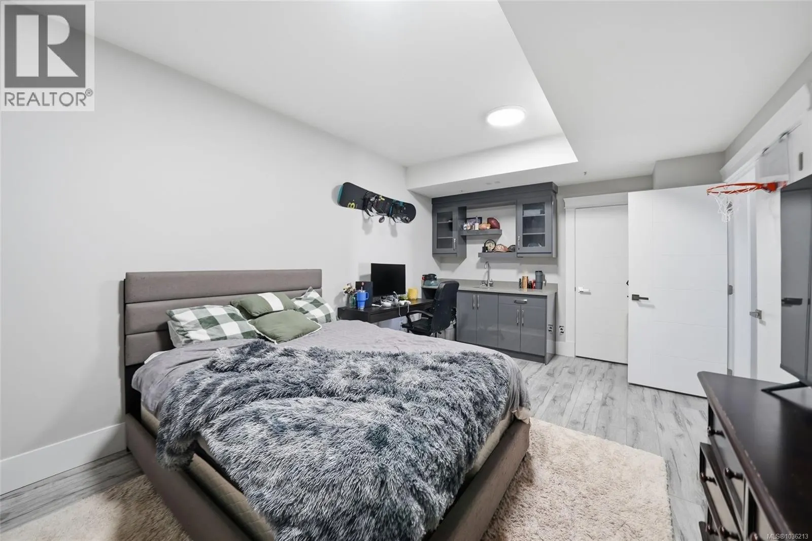 135 Lindquist Rd