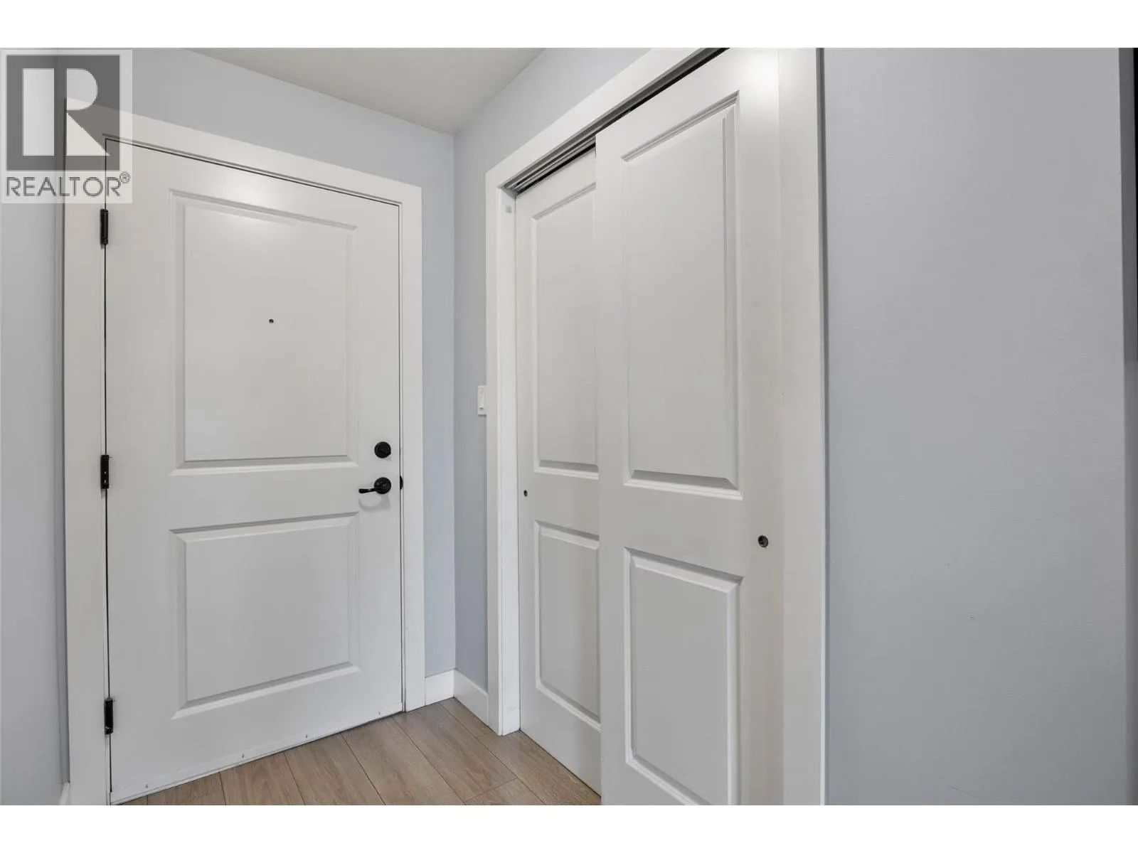 5170 DALLAS Drive Unit# 321