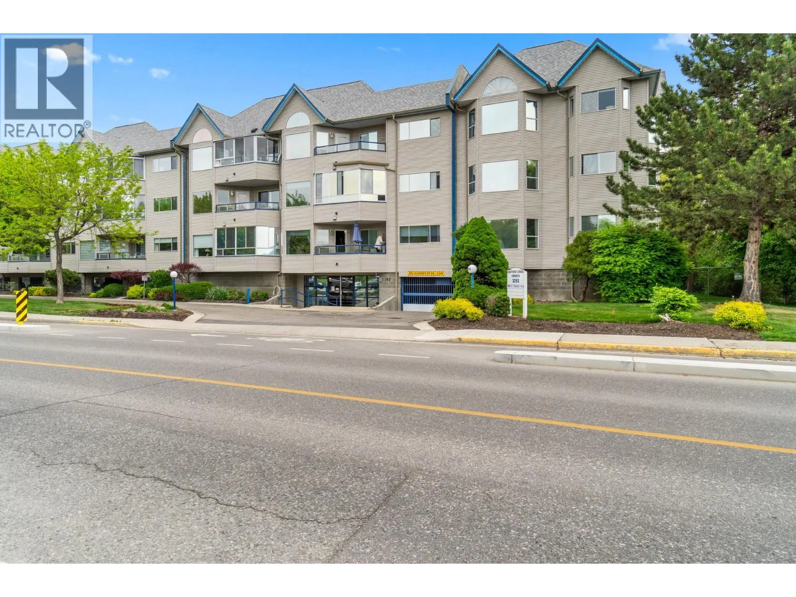 3283 Casorso Road Unit# 202